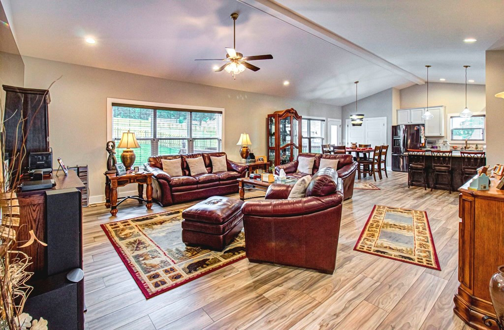 220 Clear Creek Way Way
