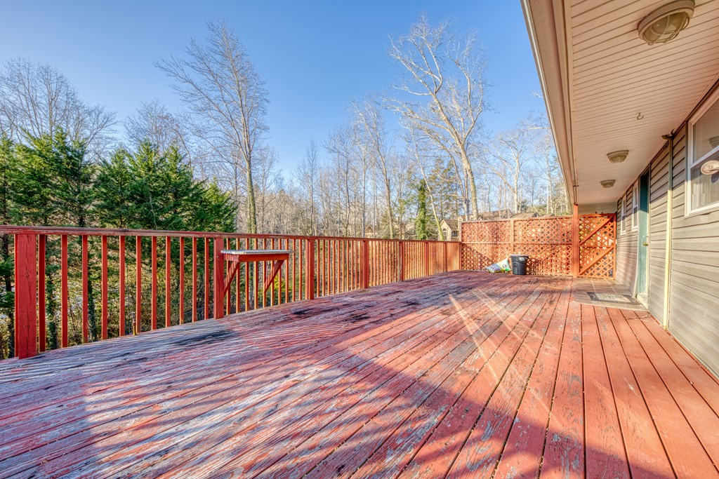 339 Robin Lane Lane