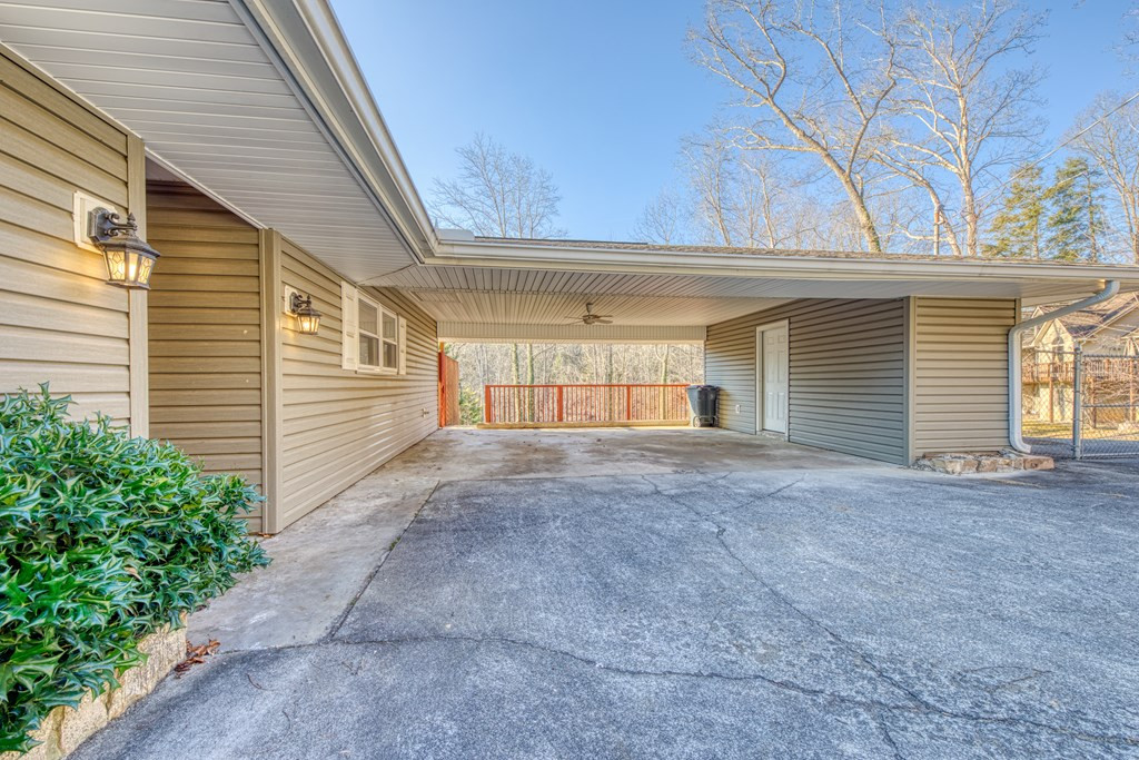 339 Robin Lane Lane