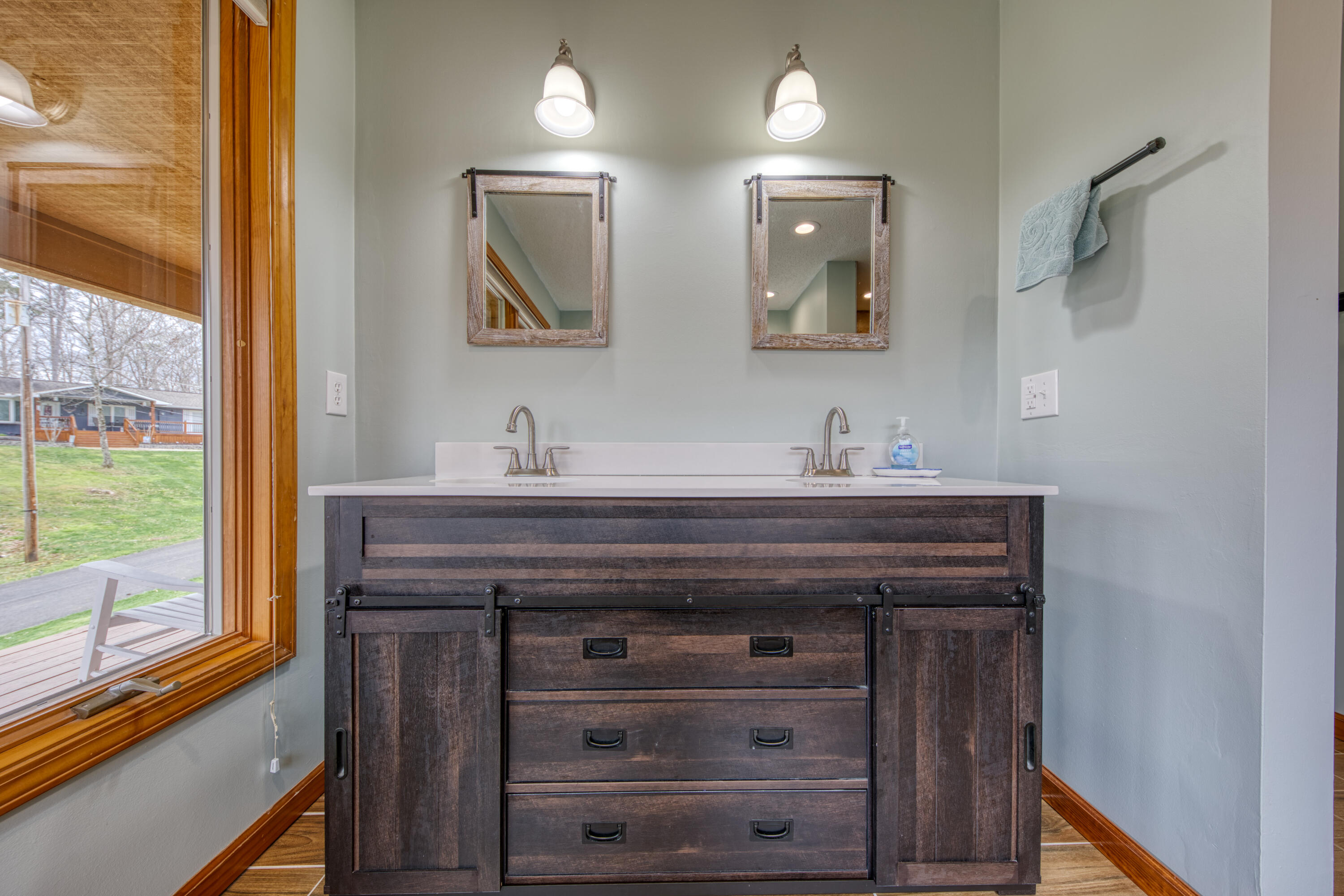 518 Arrow Circle Circle