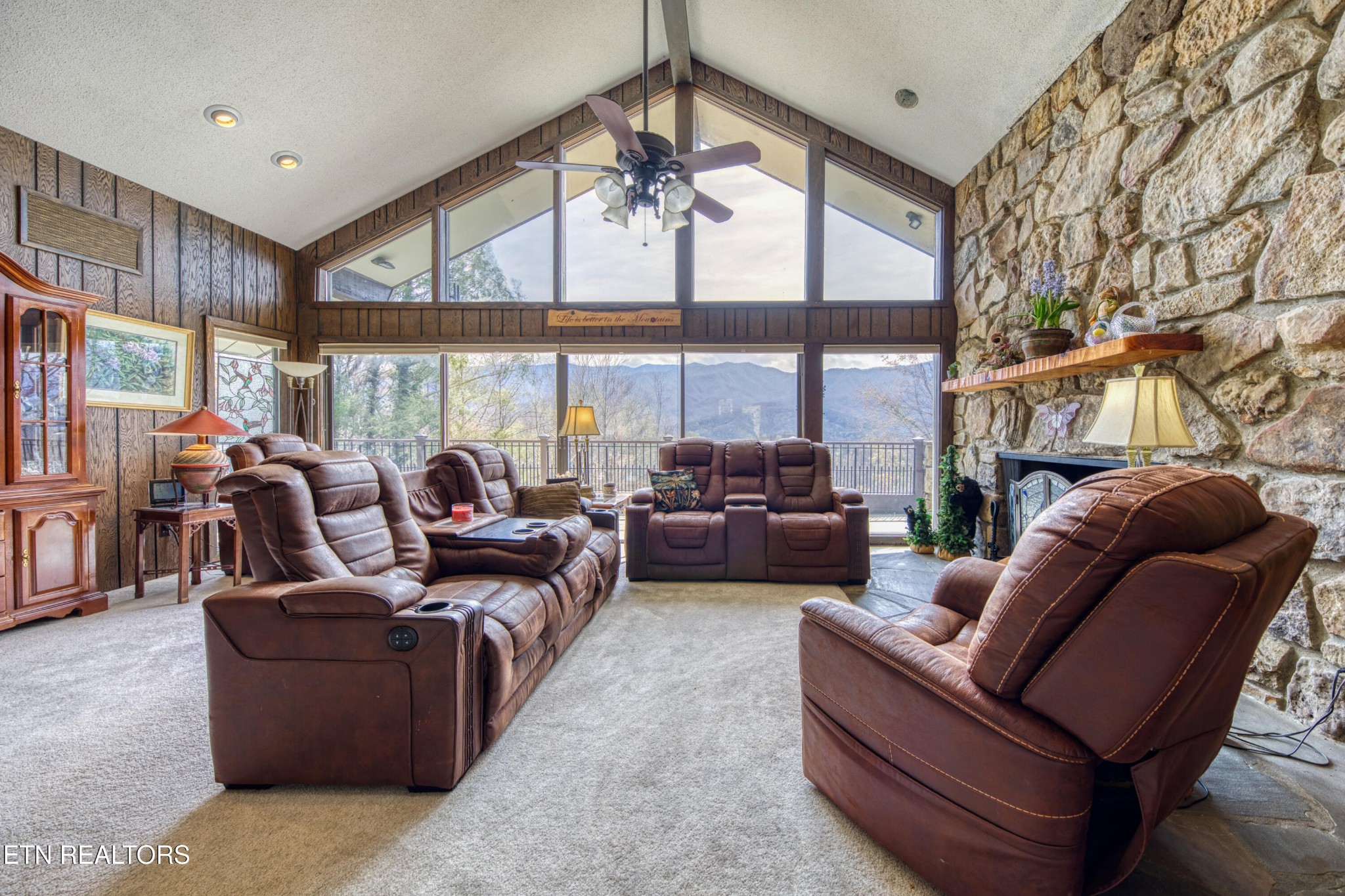 647 Sunshine Trail