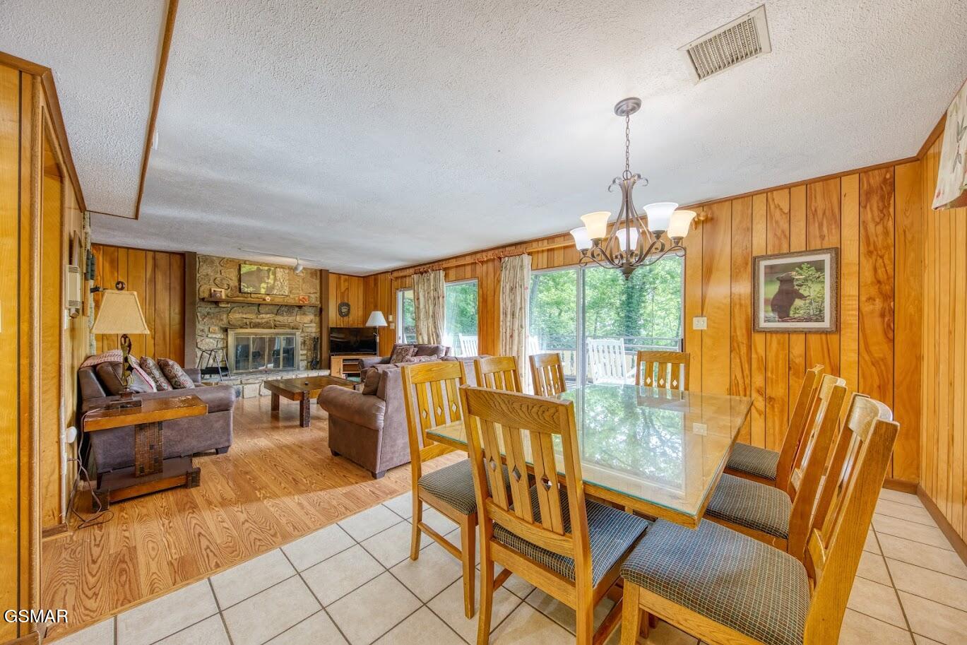 2103 N Tamins Drive Drive