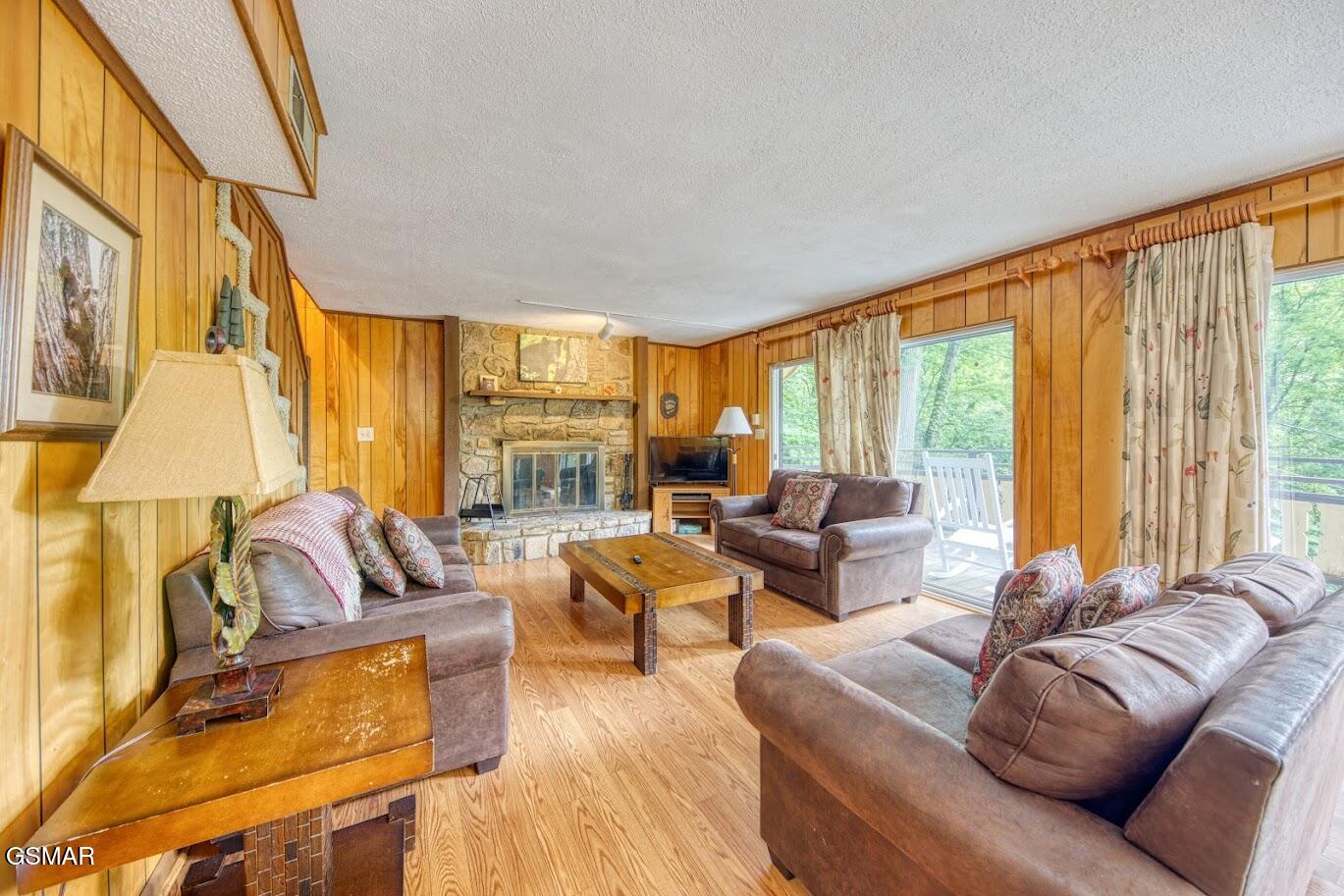 2103 N Tamins Drive Drive