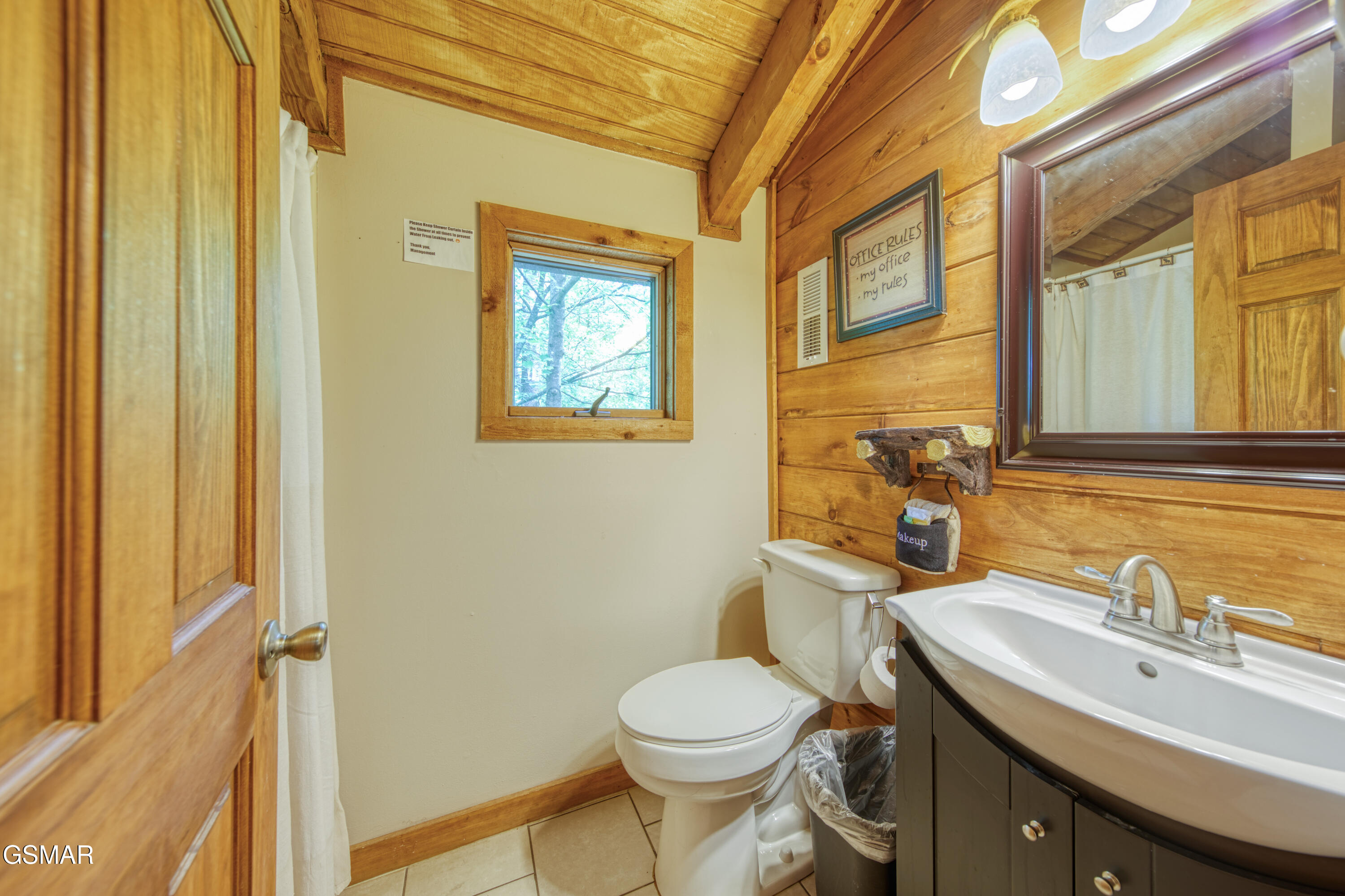 1136 E Foothills Drive Drive