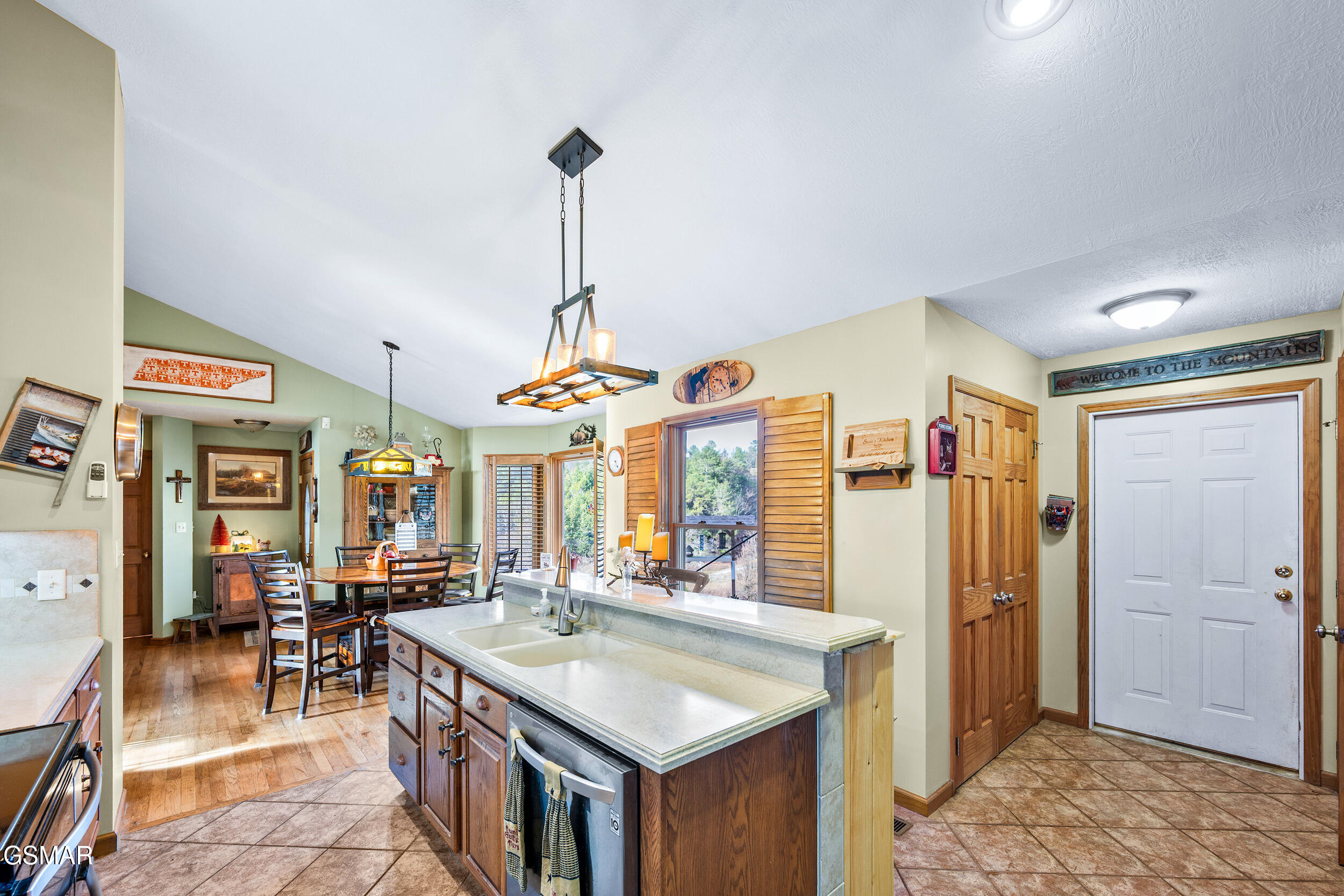 1728 Morning View Lane Lane