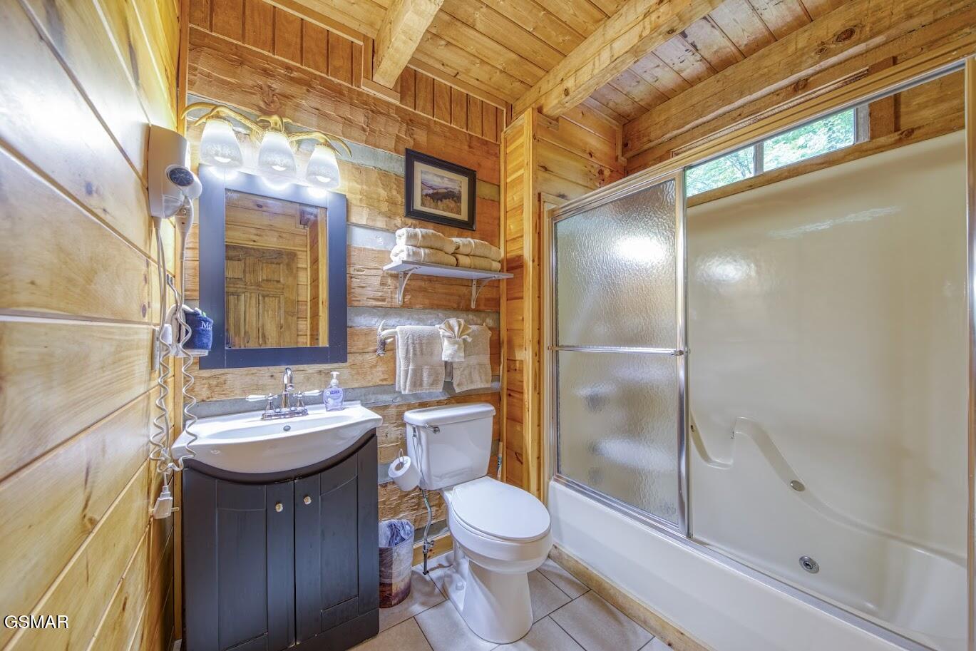 1136 E Foothills Drive