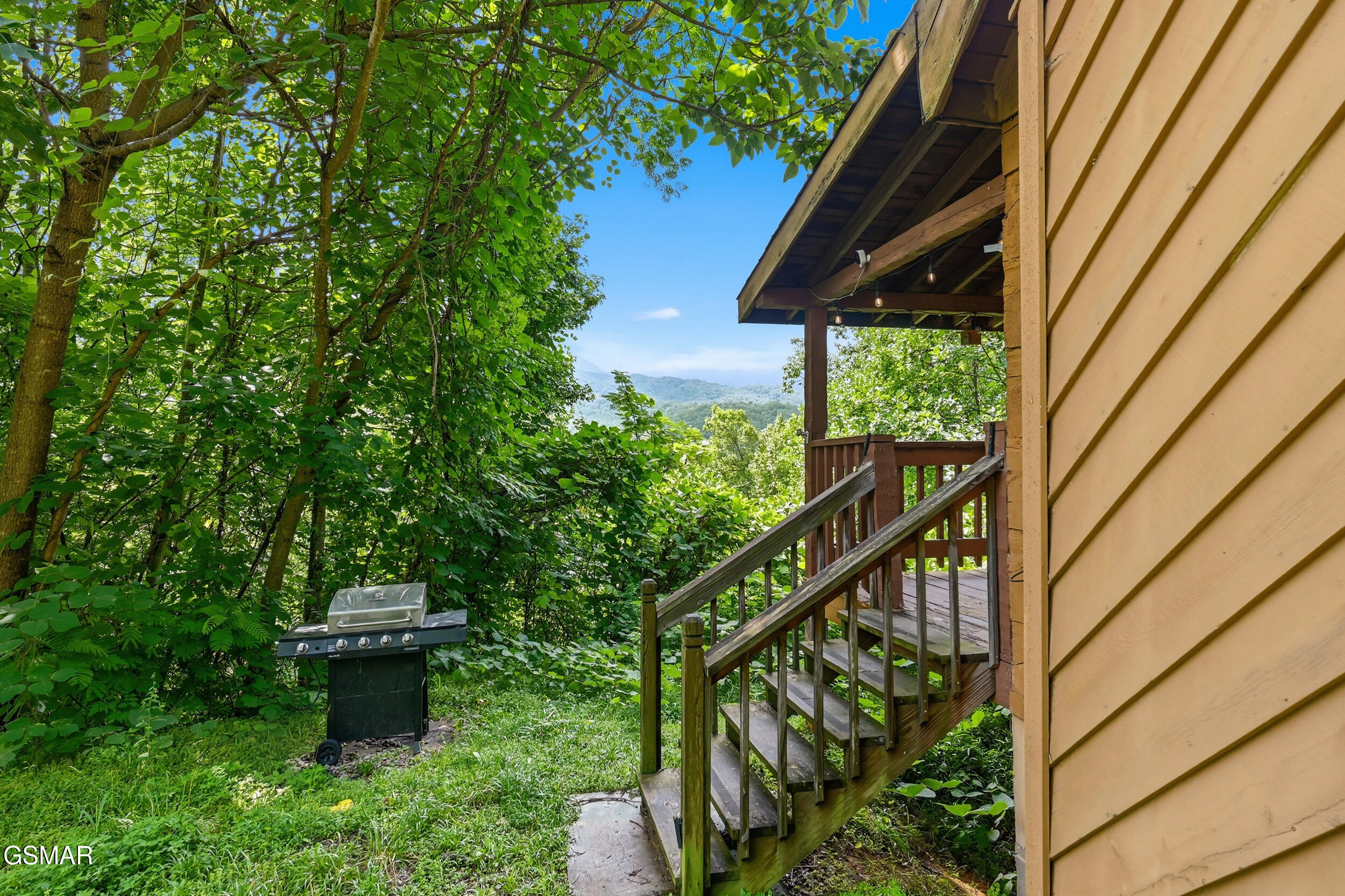 559 Crest Road