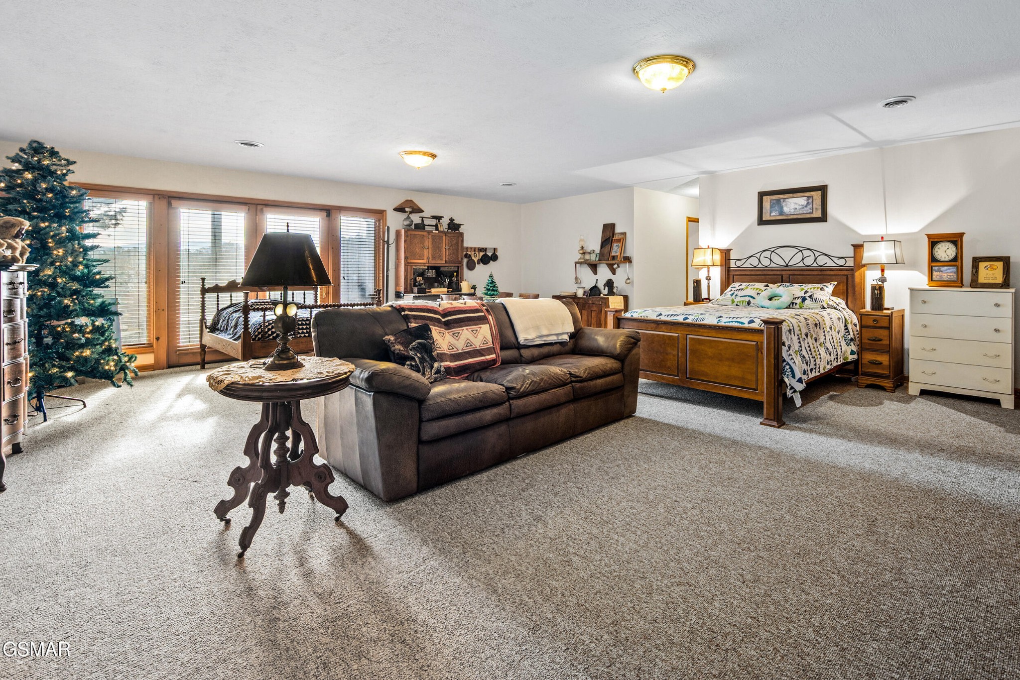 1728 Morning View Lane