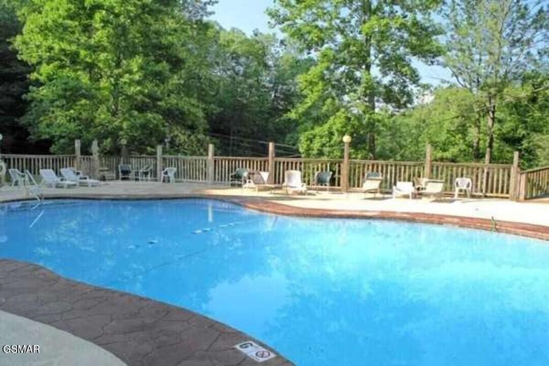 1136 E Foothills Drive
