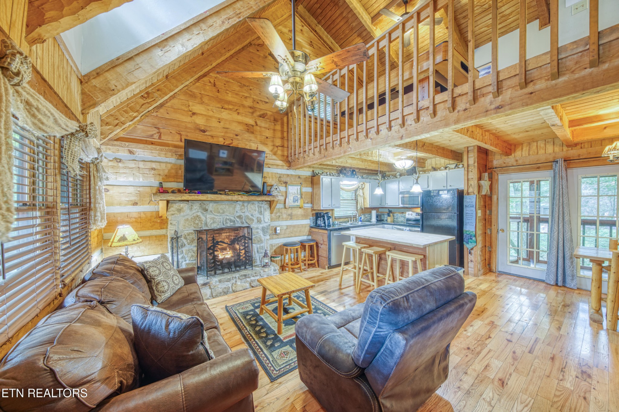 1136 E Foothills Drive