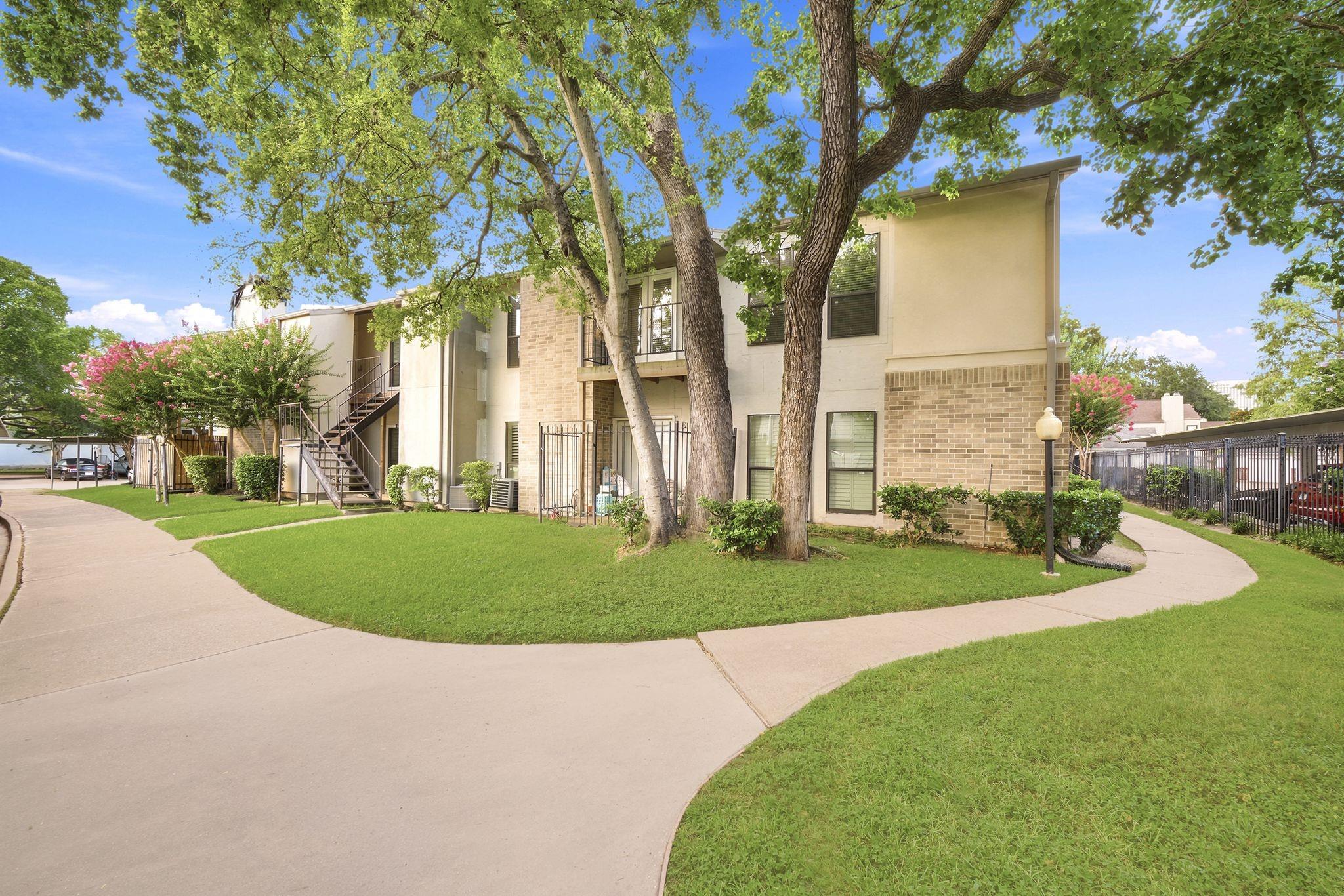 2425 Augusta Drive # 22