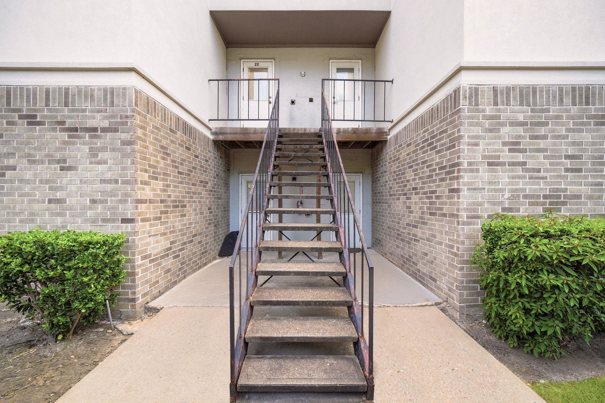 2425 Augusta Drive # 22
