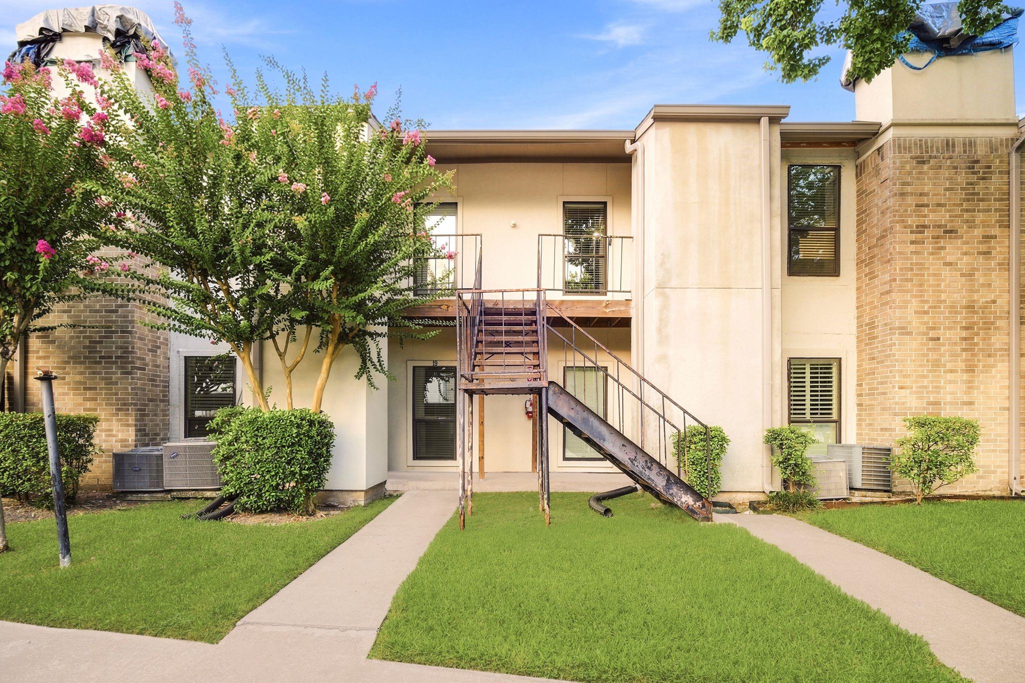 2425 Augusta Drive # 22