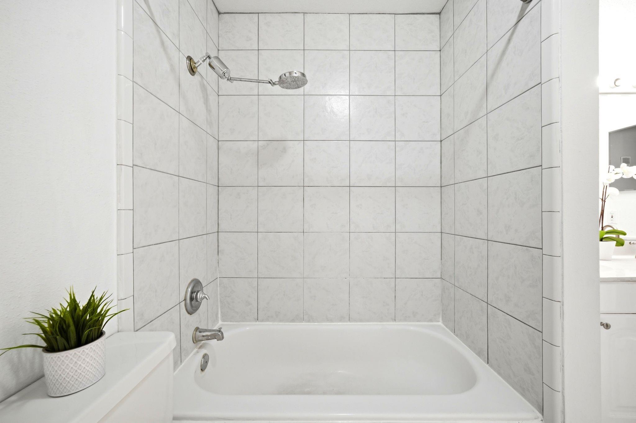 2425 Augusta Drive # 22