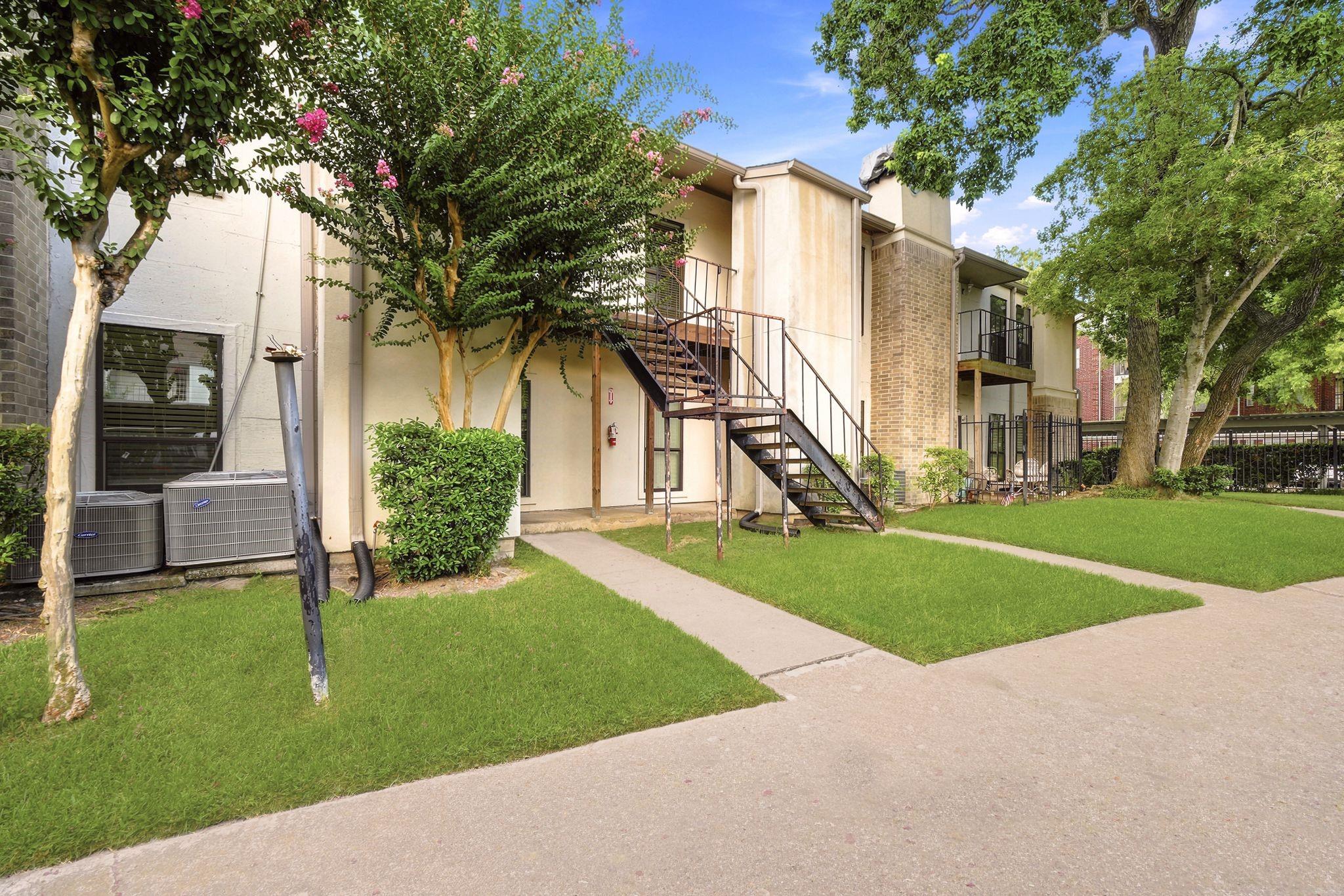 2425 Augusta Drive # 22