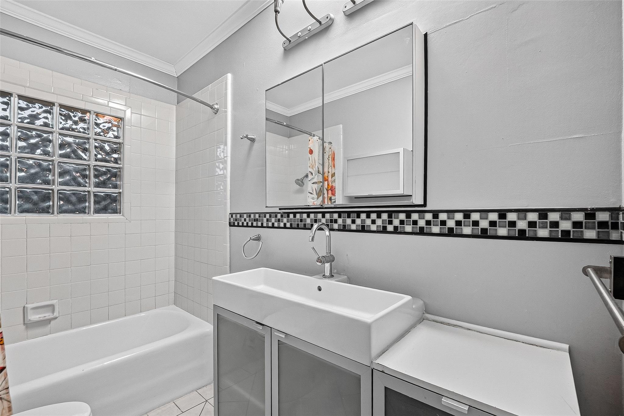 1758 Hawthorne Street # 2