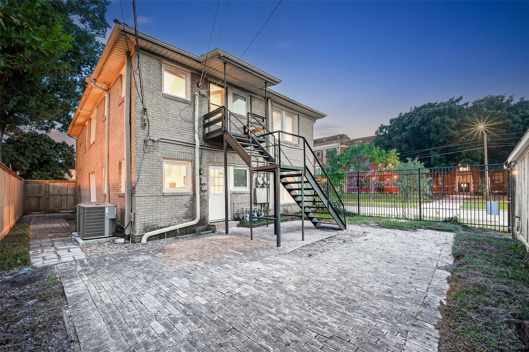 1758 Hawthorne Street # 2