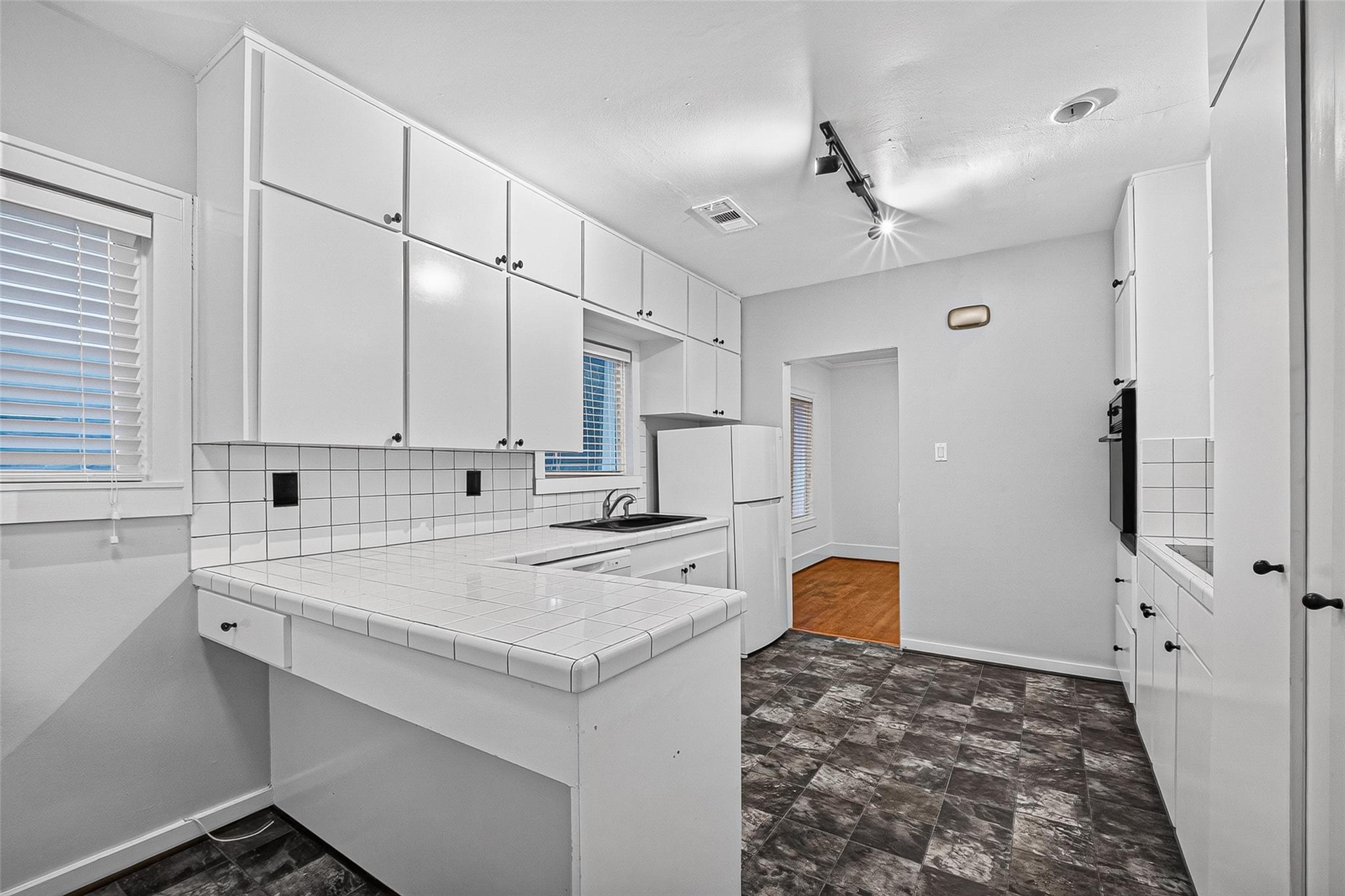 1758 Hawthorne Street # 2