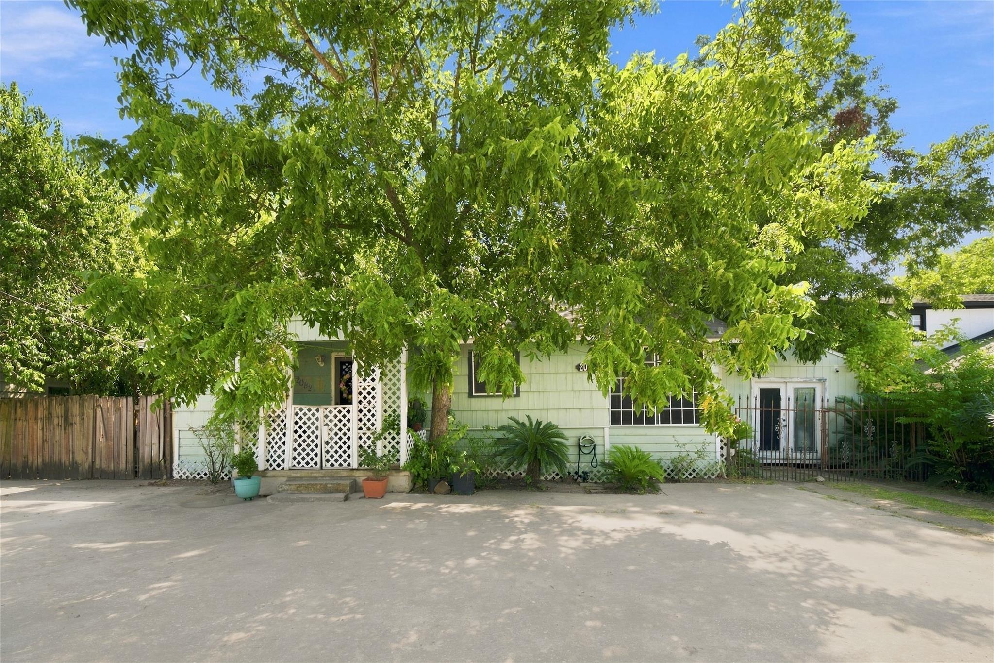 2082 Antoine Drive