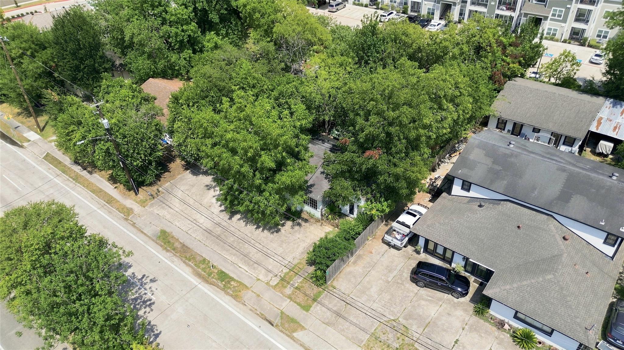 2082 Antoine Drive