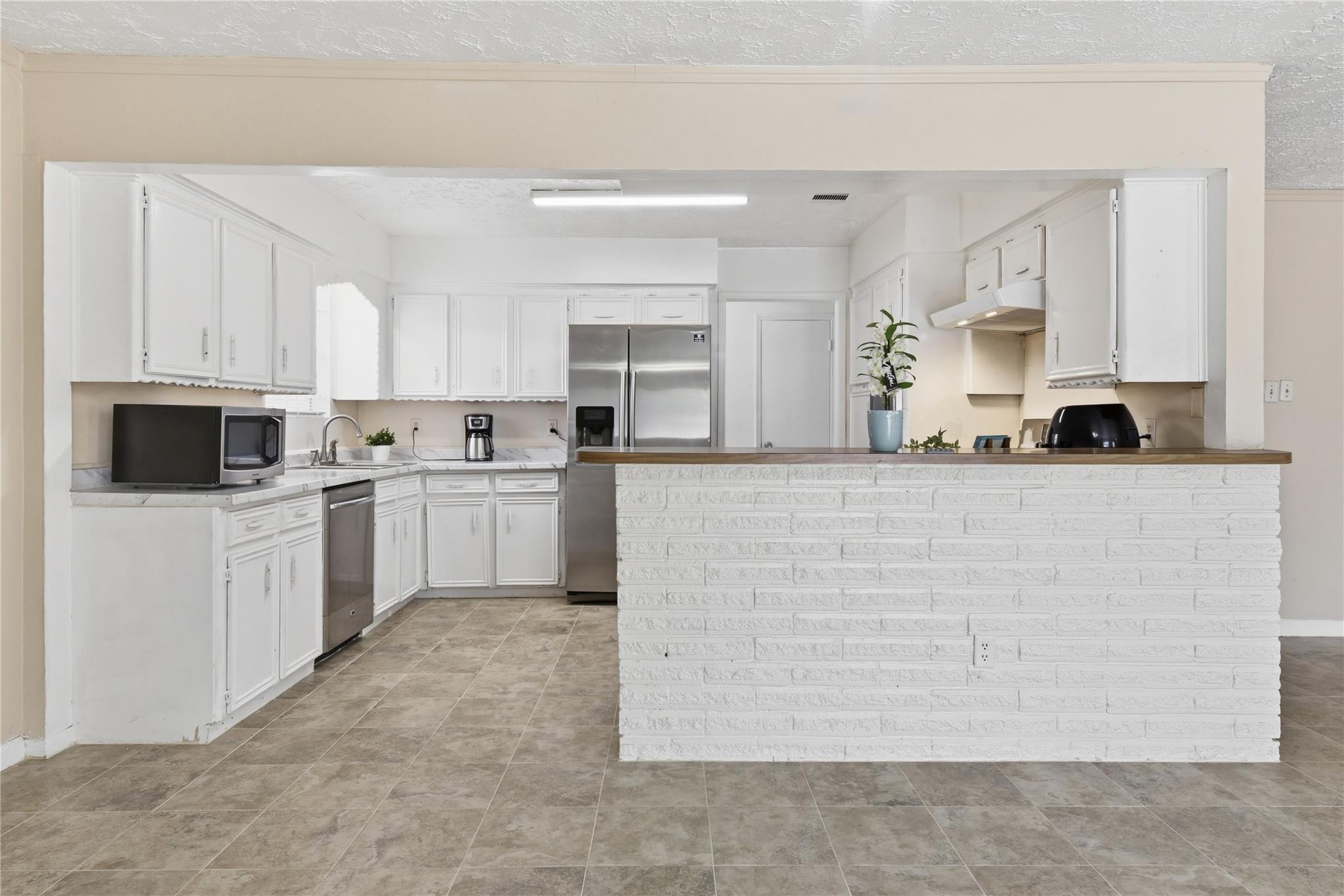 9211 Benning Drive