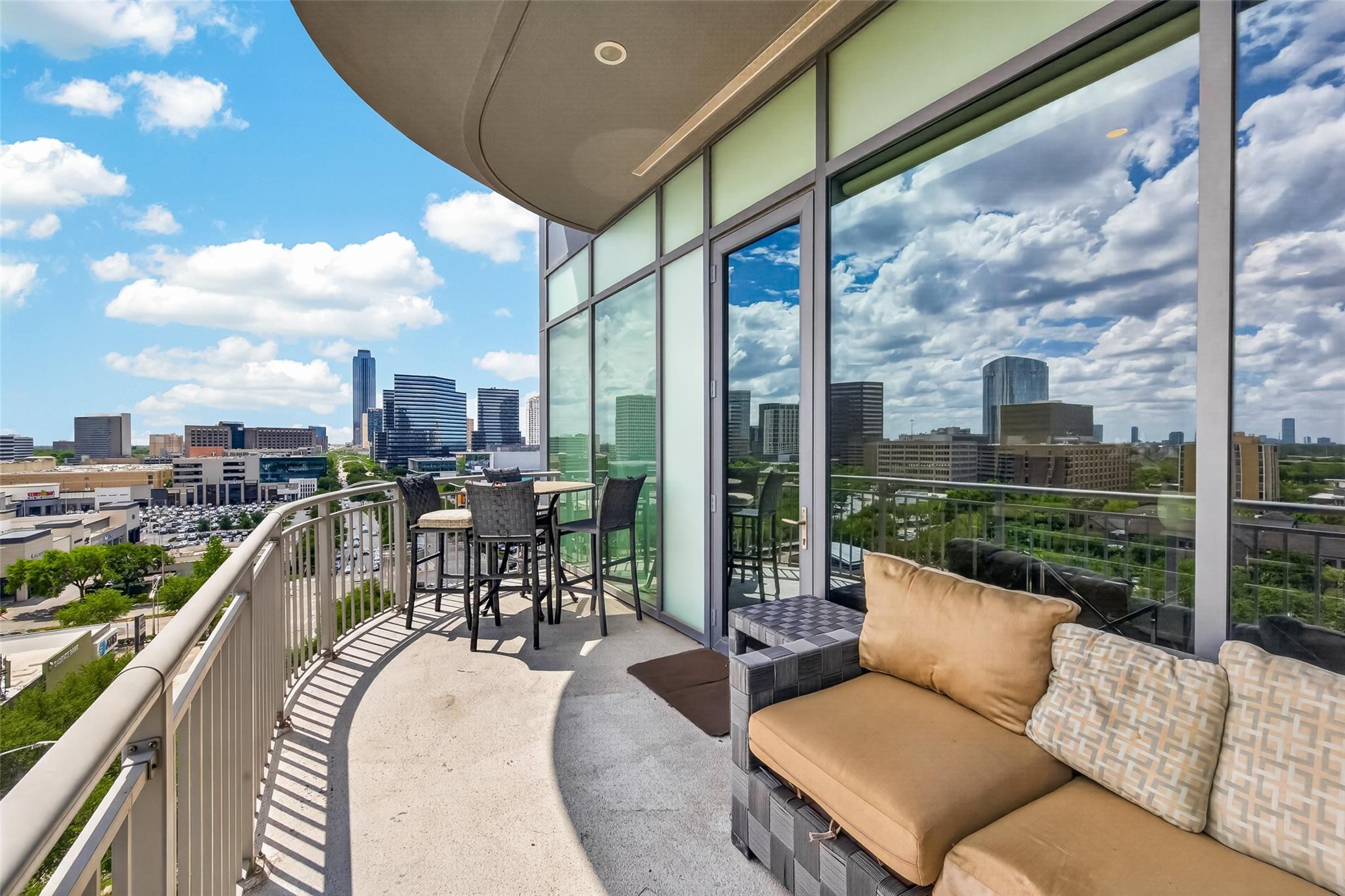 1600 Post Oak Boulevard # 1005