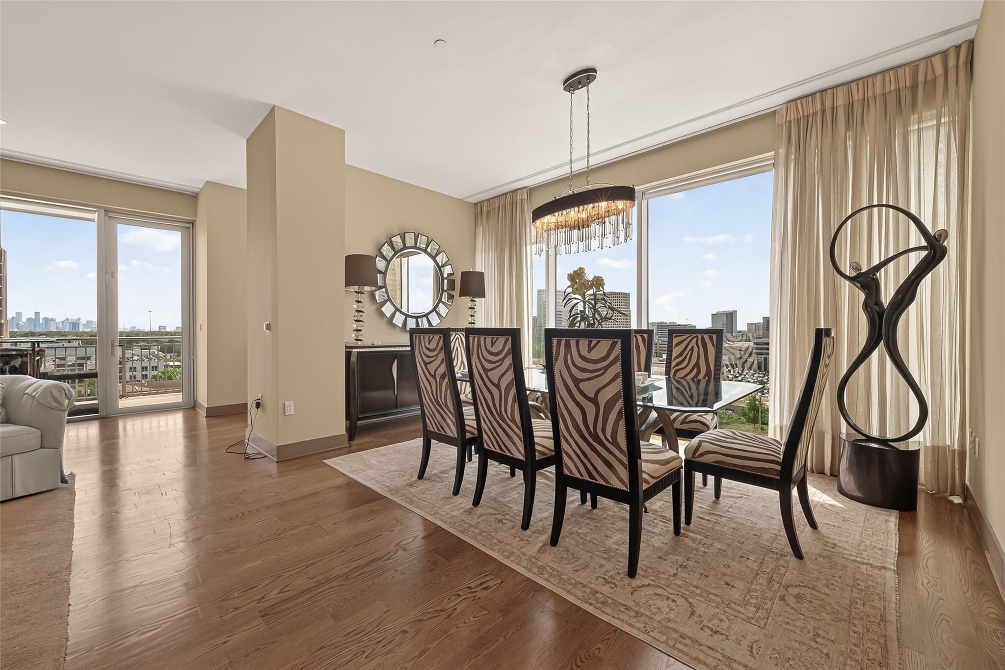 1600 Post Oak Boulevard # 1005