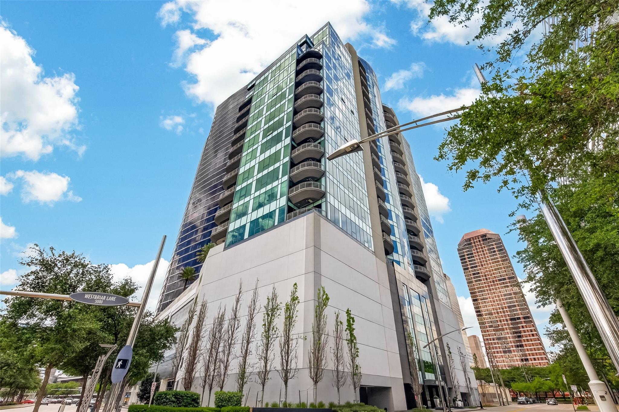 1600 Post Oak Boulevard # 1005