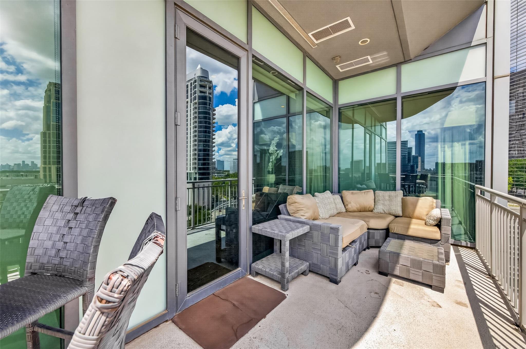 1600 Post Oak Boulevard # 1005