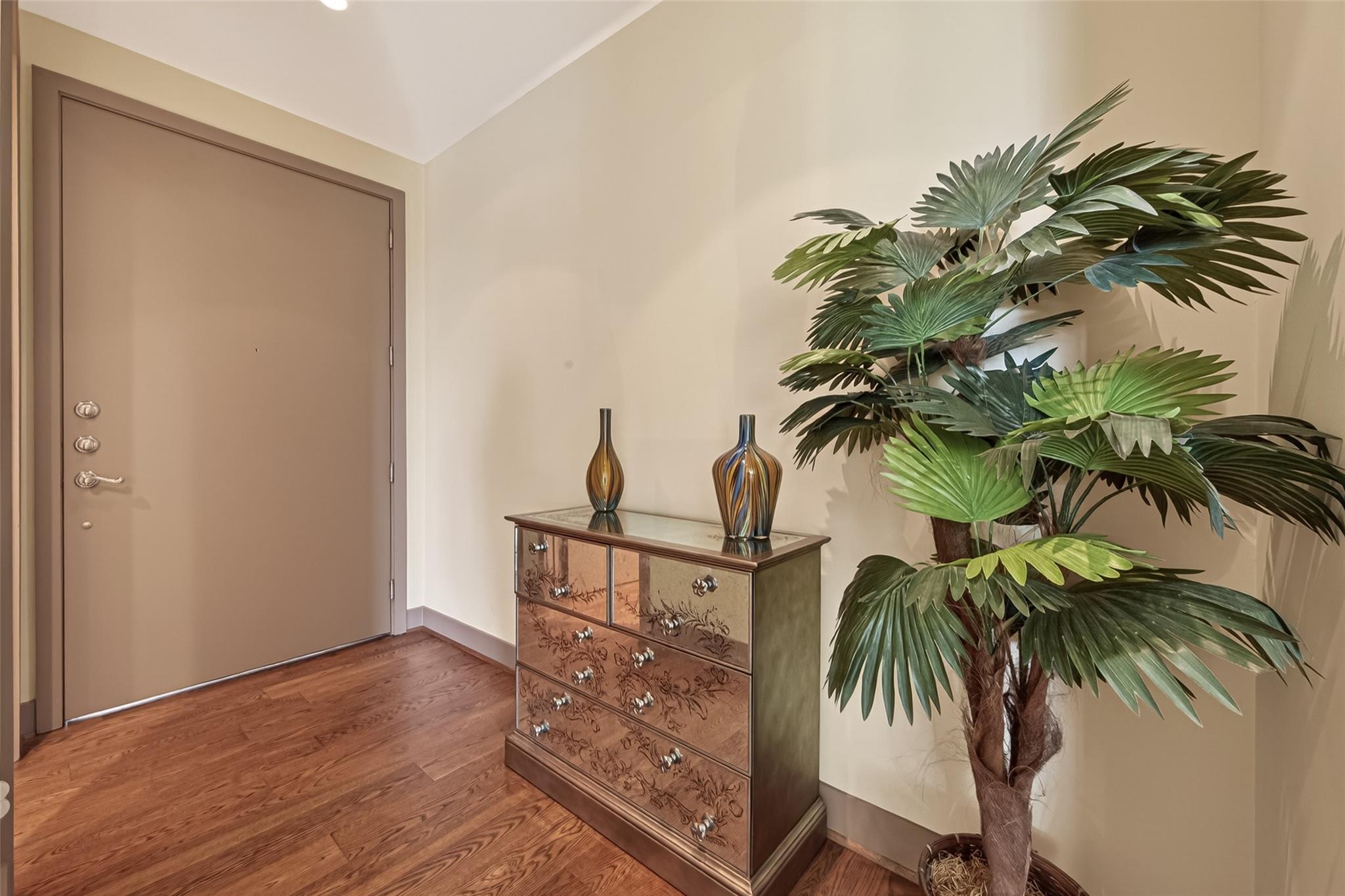 1600 Post Oak Boulevard # 1005