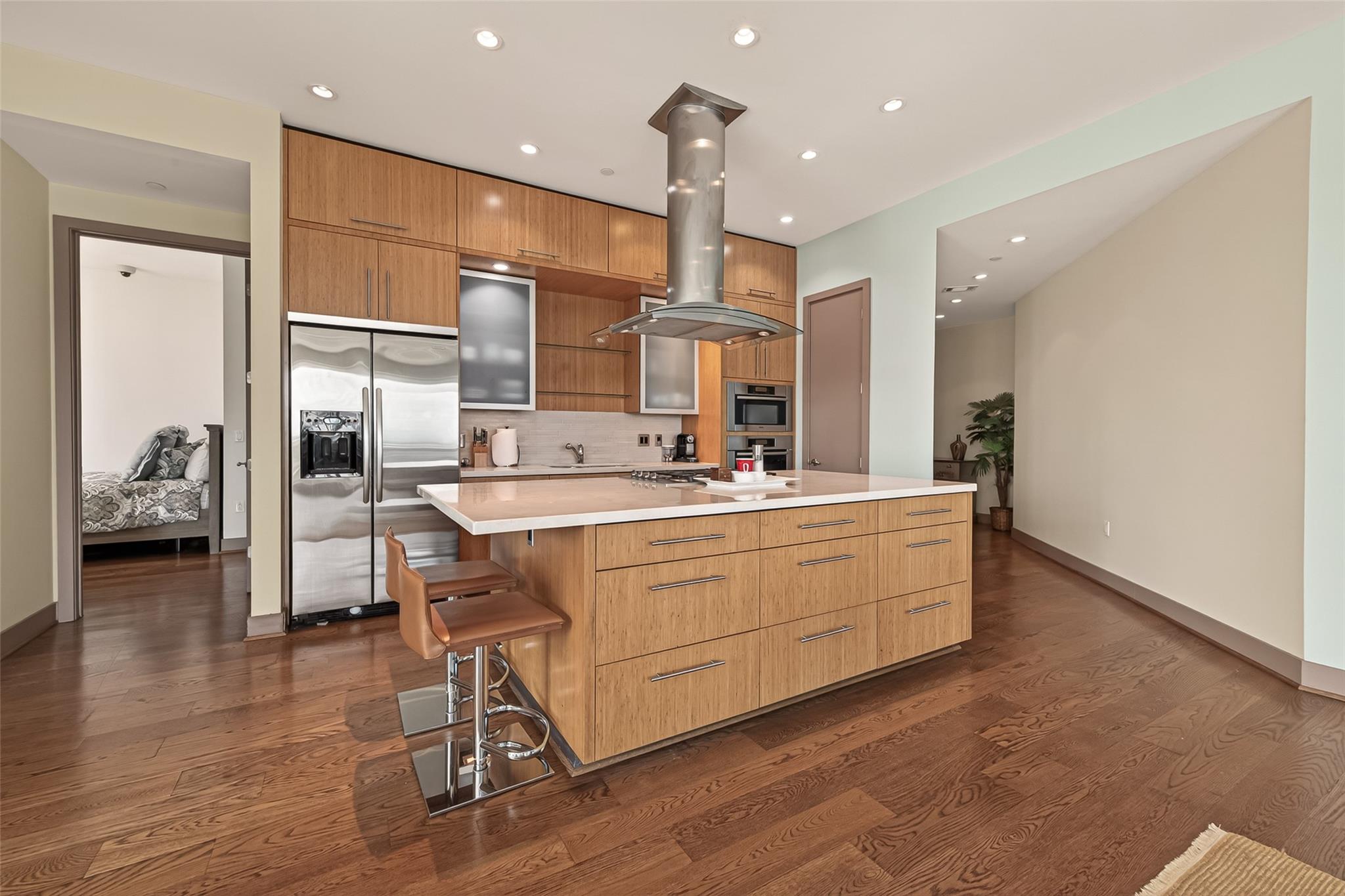1600 Post Oak Boulevard # 1005