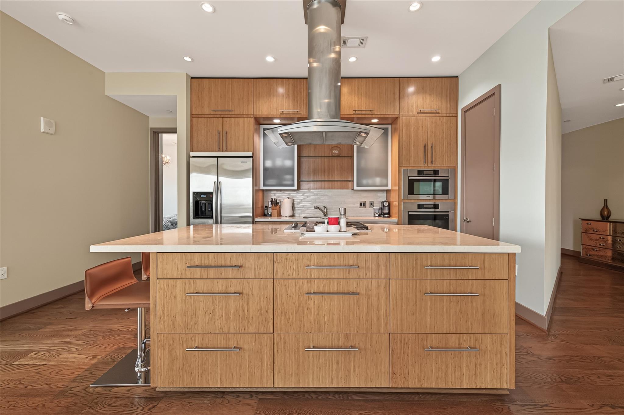 1600 Post Oak Boulevard # 1005