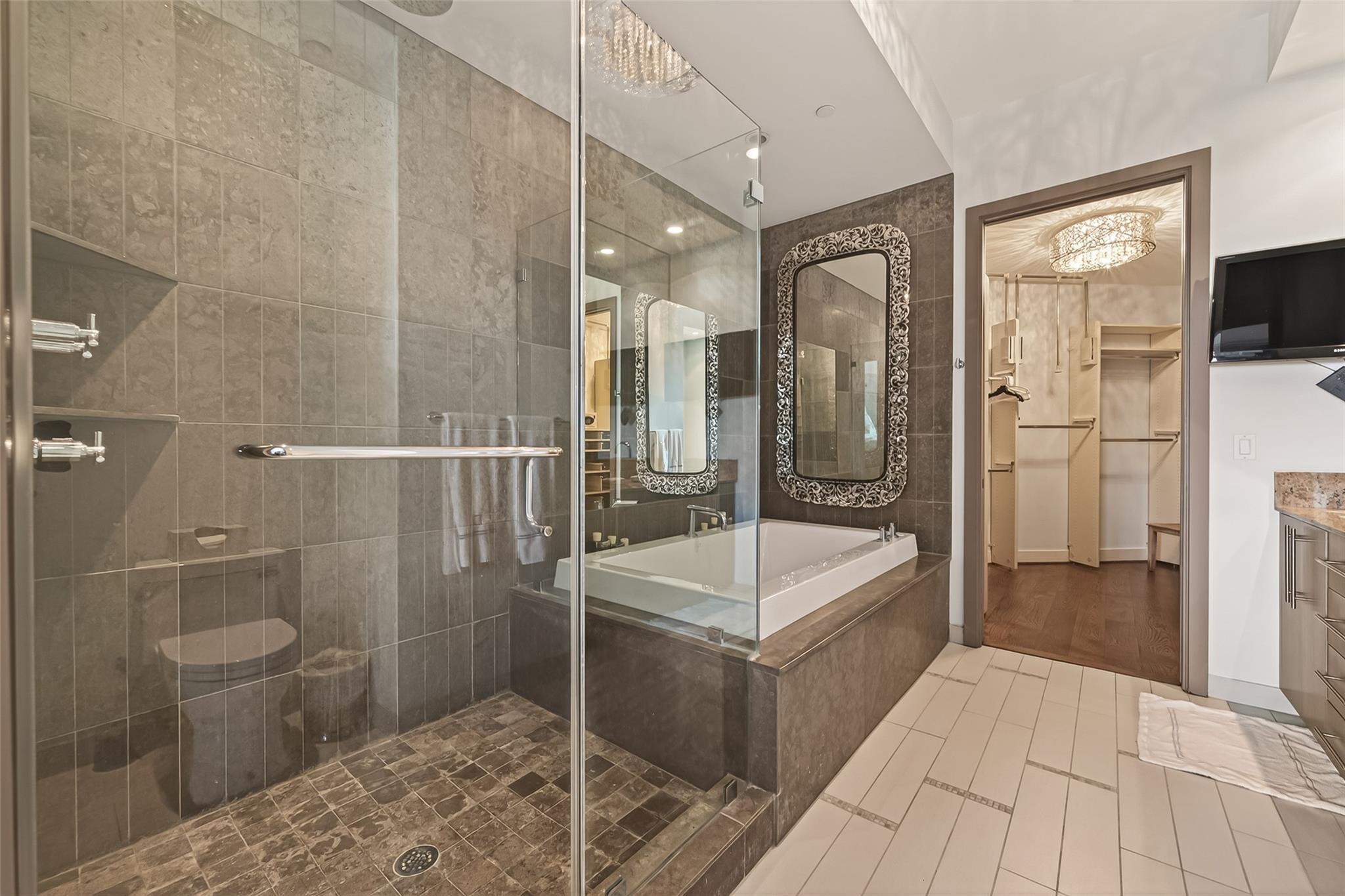 1600 Post Oak Boulevard # 1005