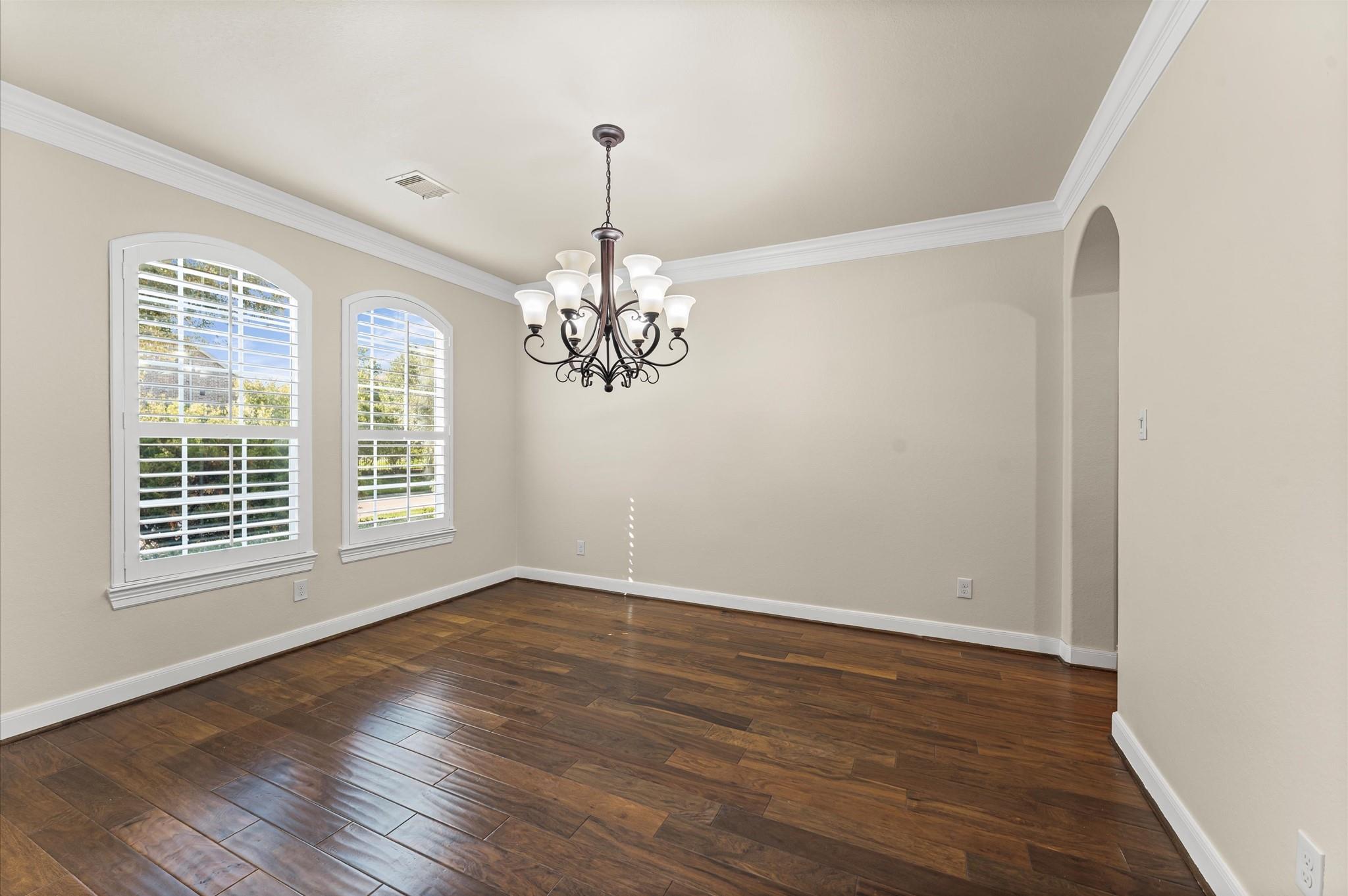 7 N Beech Springs Circle