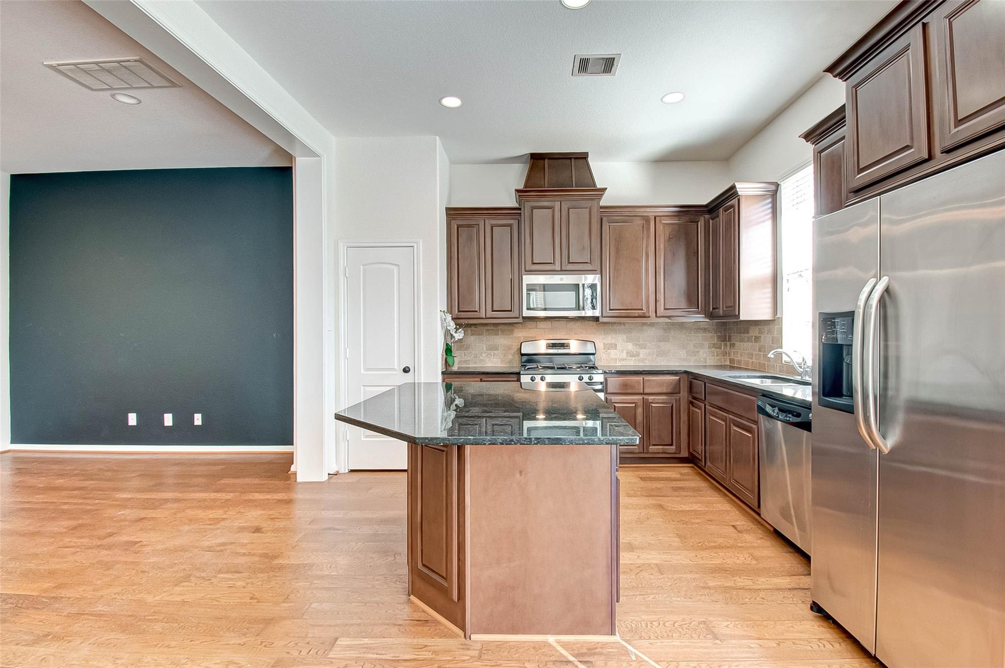 20 Cheswood Manor Court