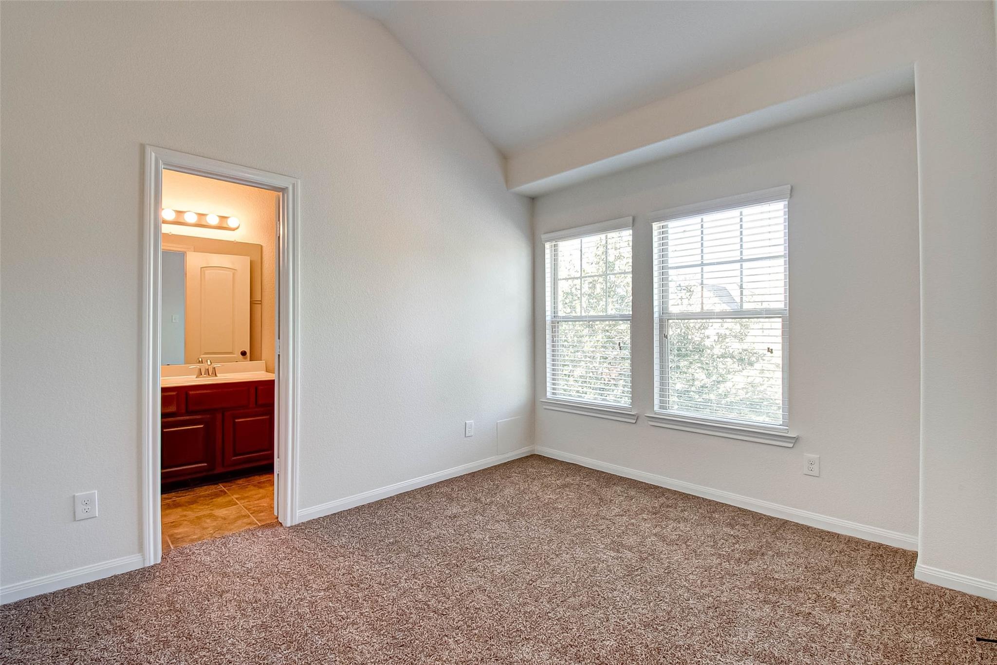 20 Cheswood Manor Court
