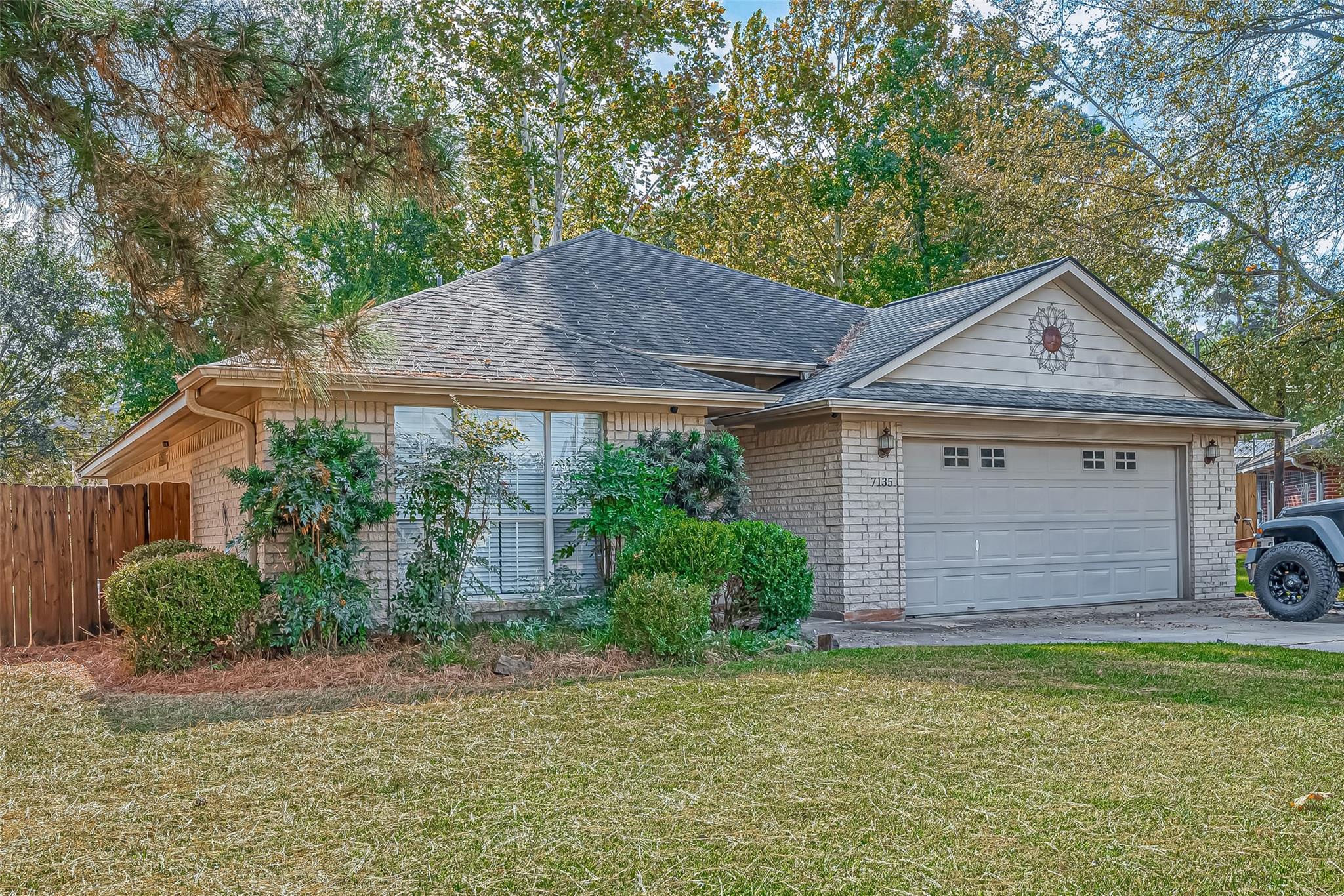 7135 Woodland Oaks