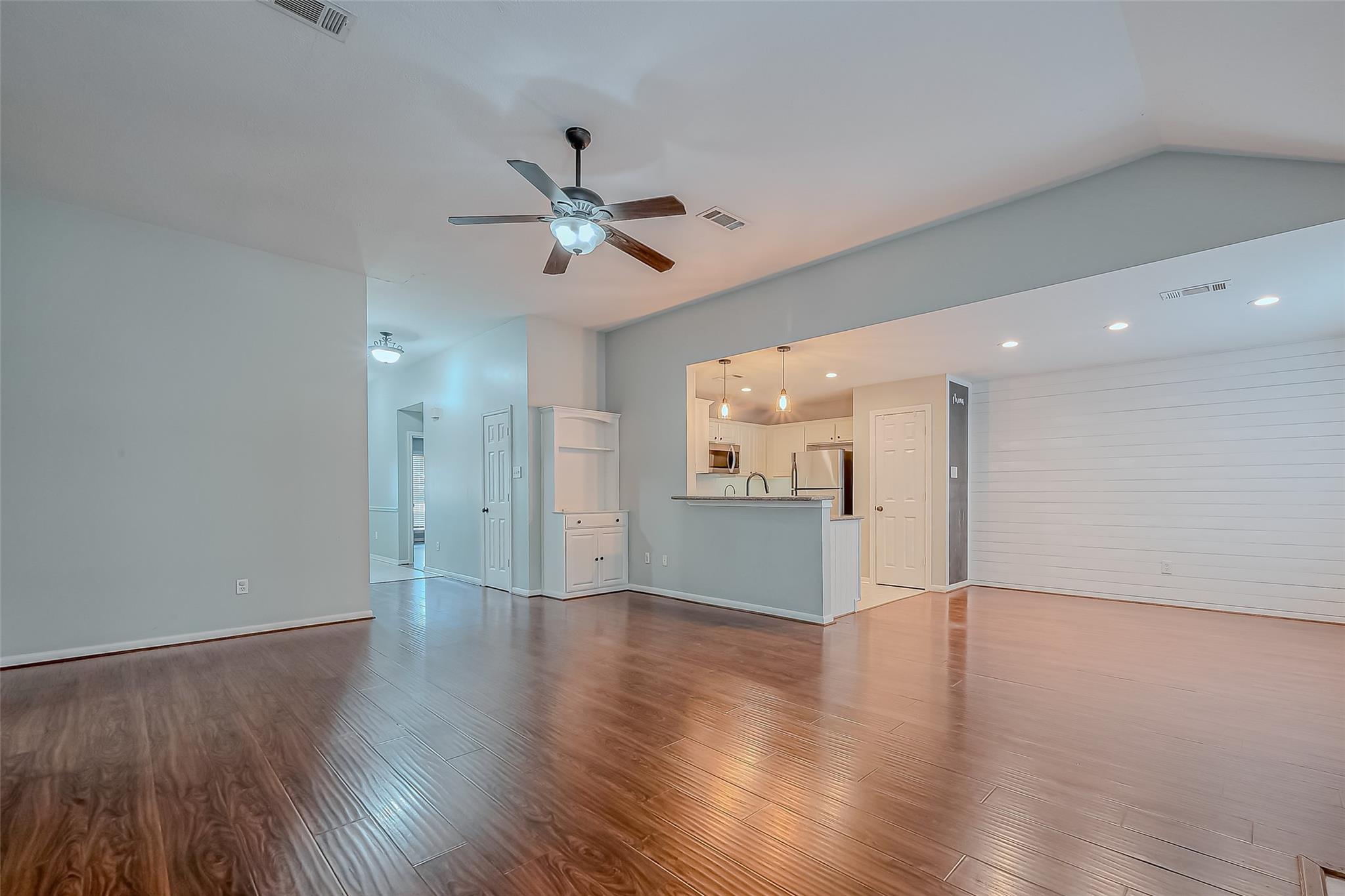 7135 Woodland Oaks