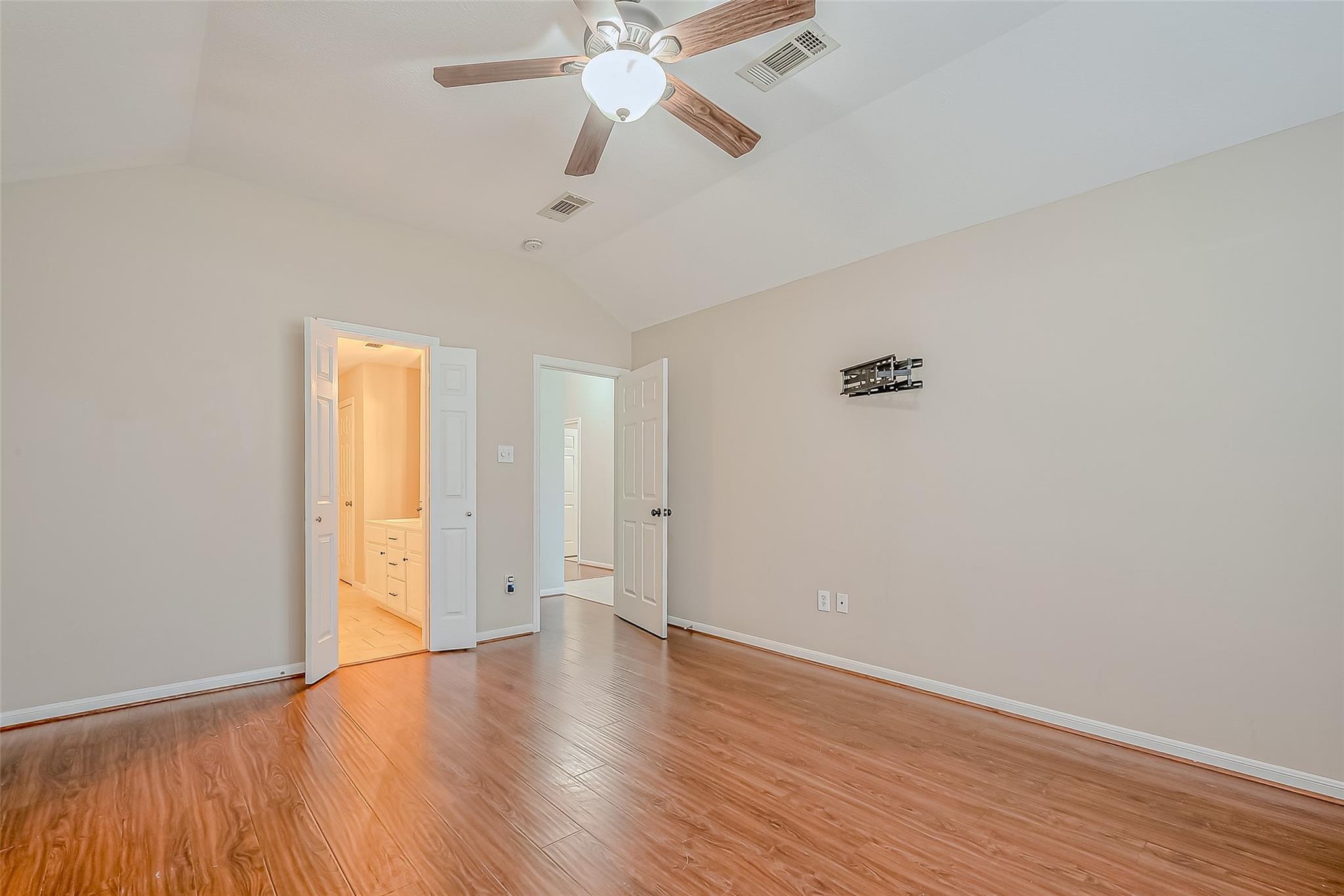 7135 Woodland Oaks