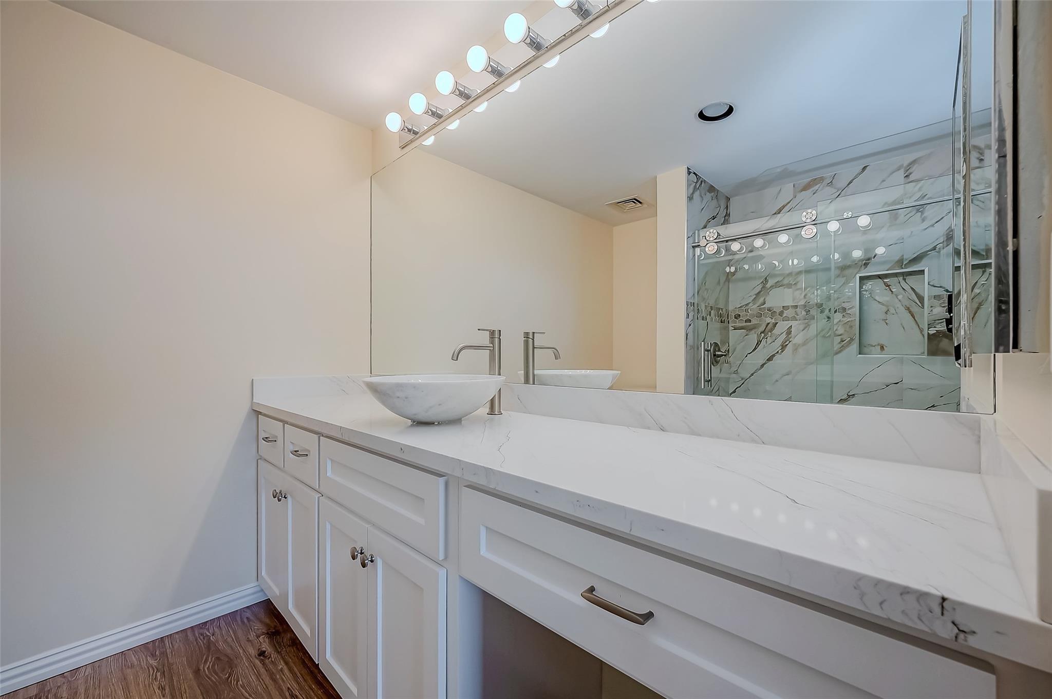14 Greenway Plaza # 6P