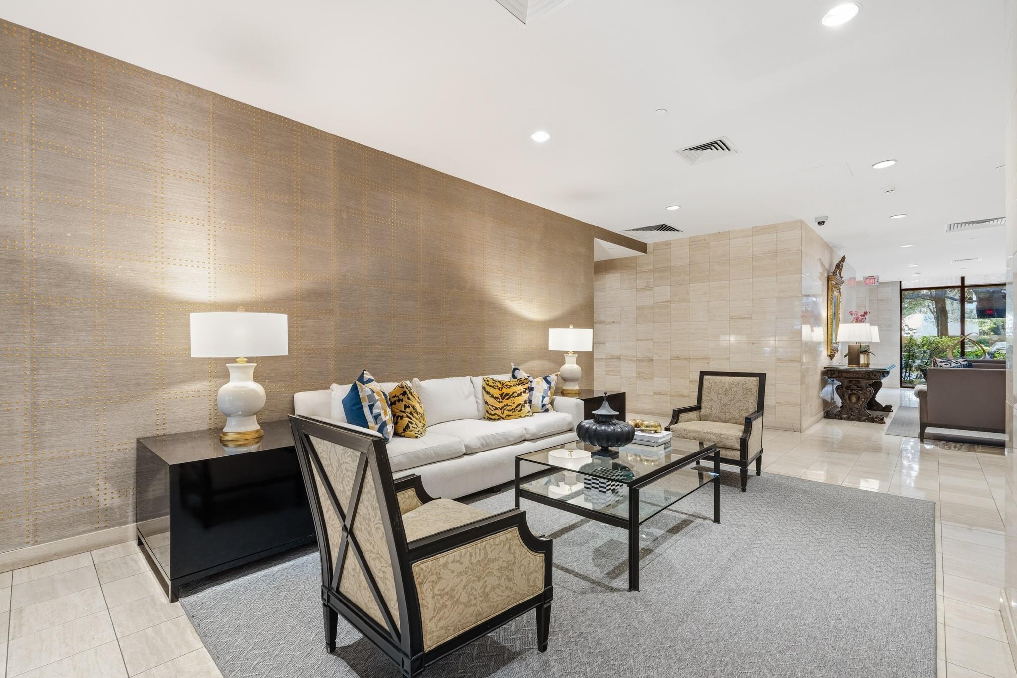 14 Greenway Plaza # 6P