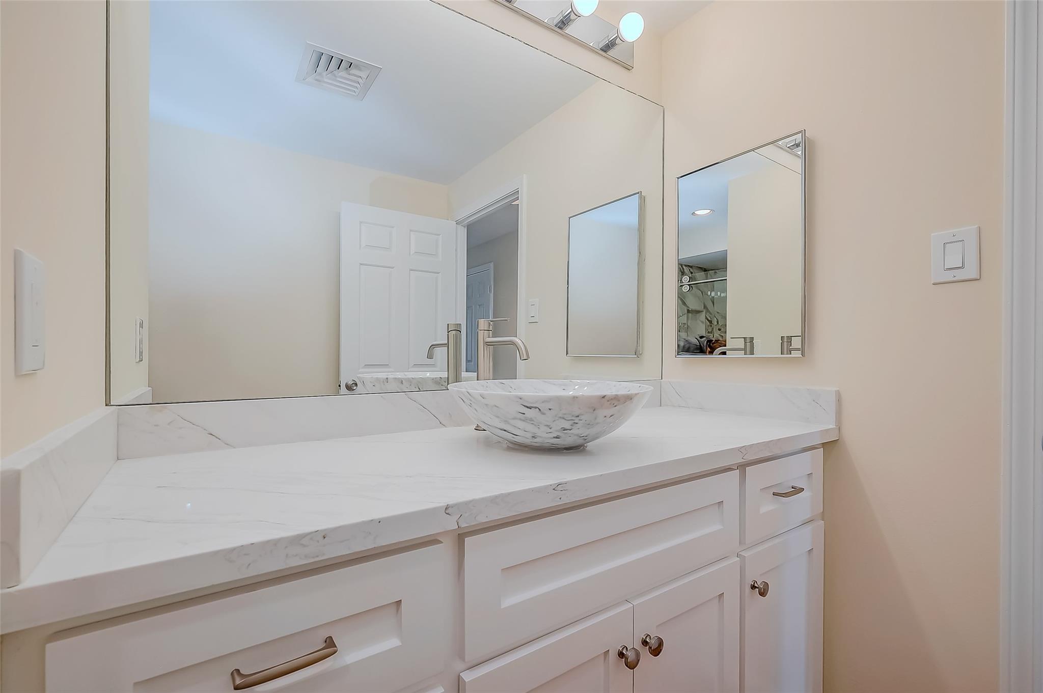 14 Greenway Plaza # 6P