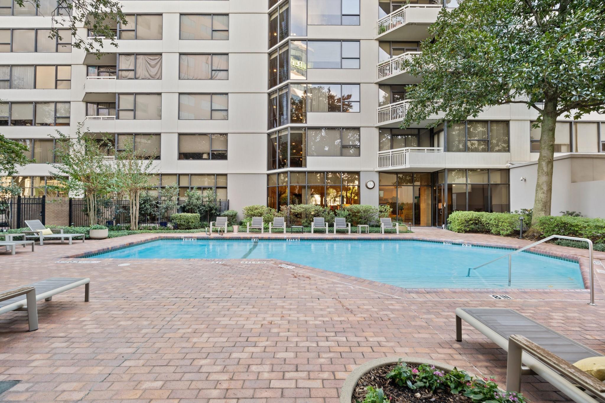 14 Greenway Plaza # 6P