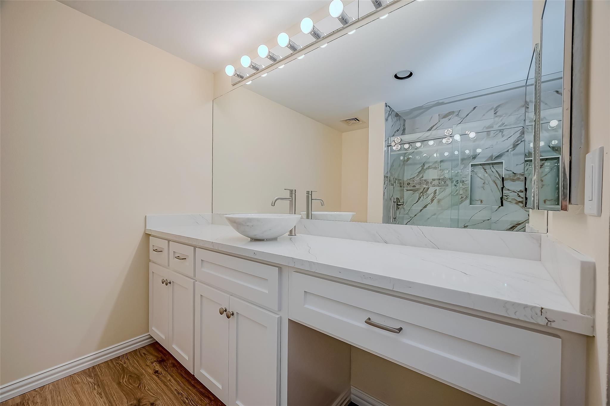 14 Greenway Plaza # 6P