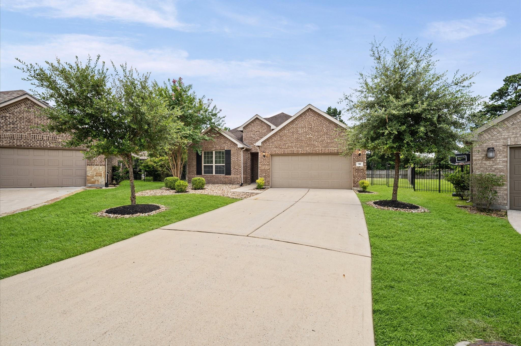 10 Log House Court