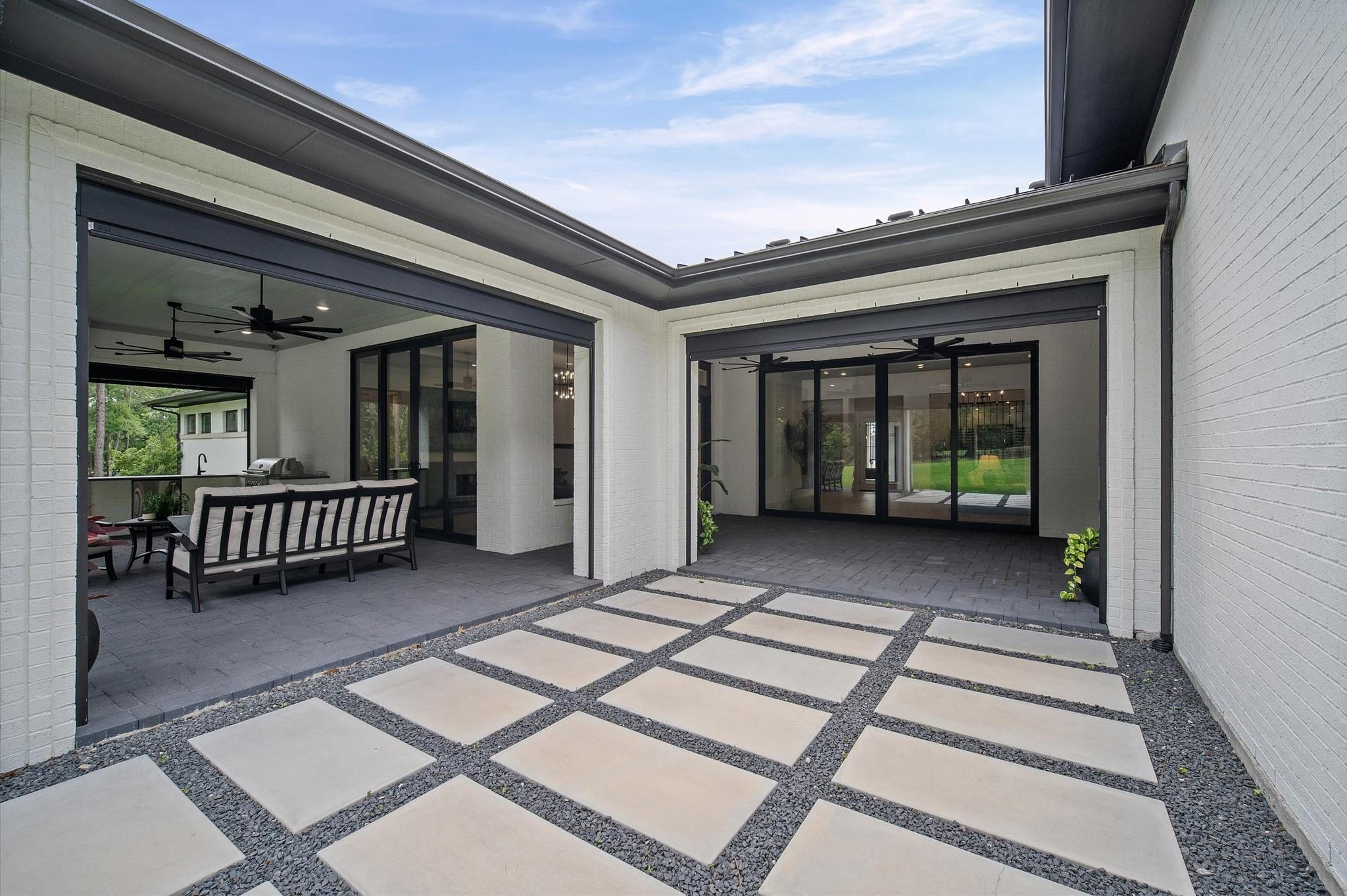 416 Huntington Park Drive