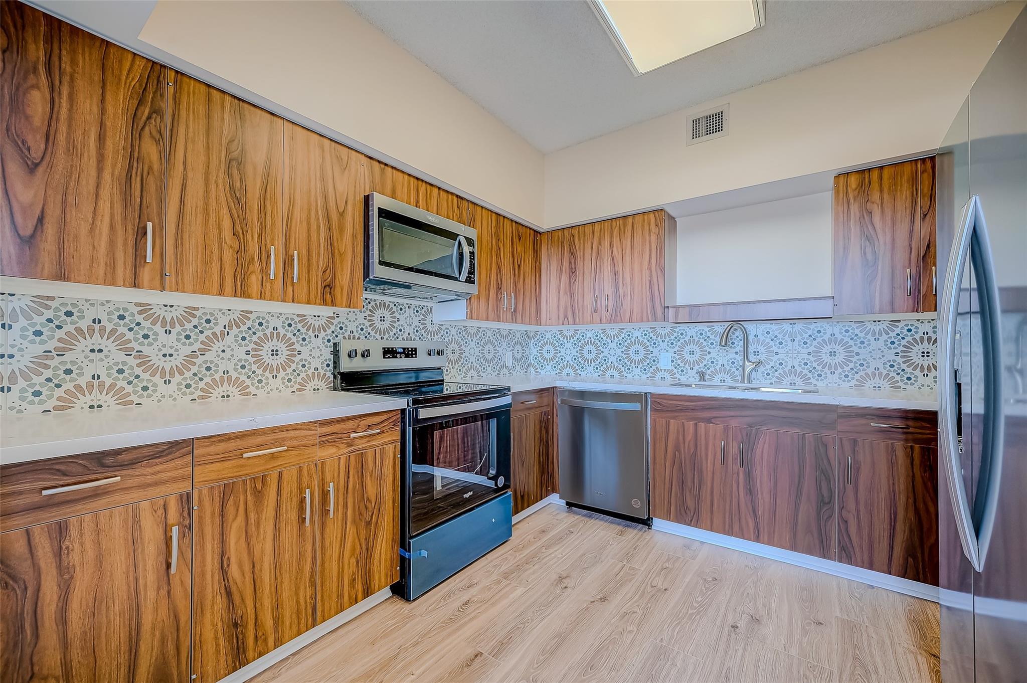 14 Greenway Plaza # 6P