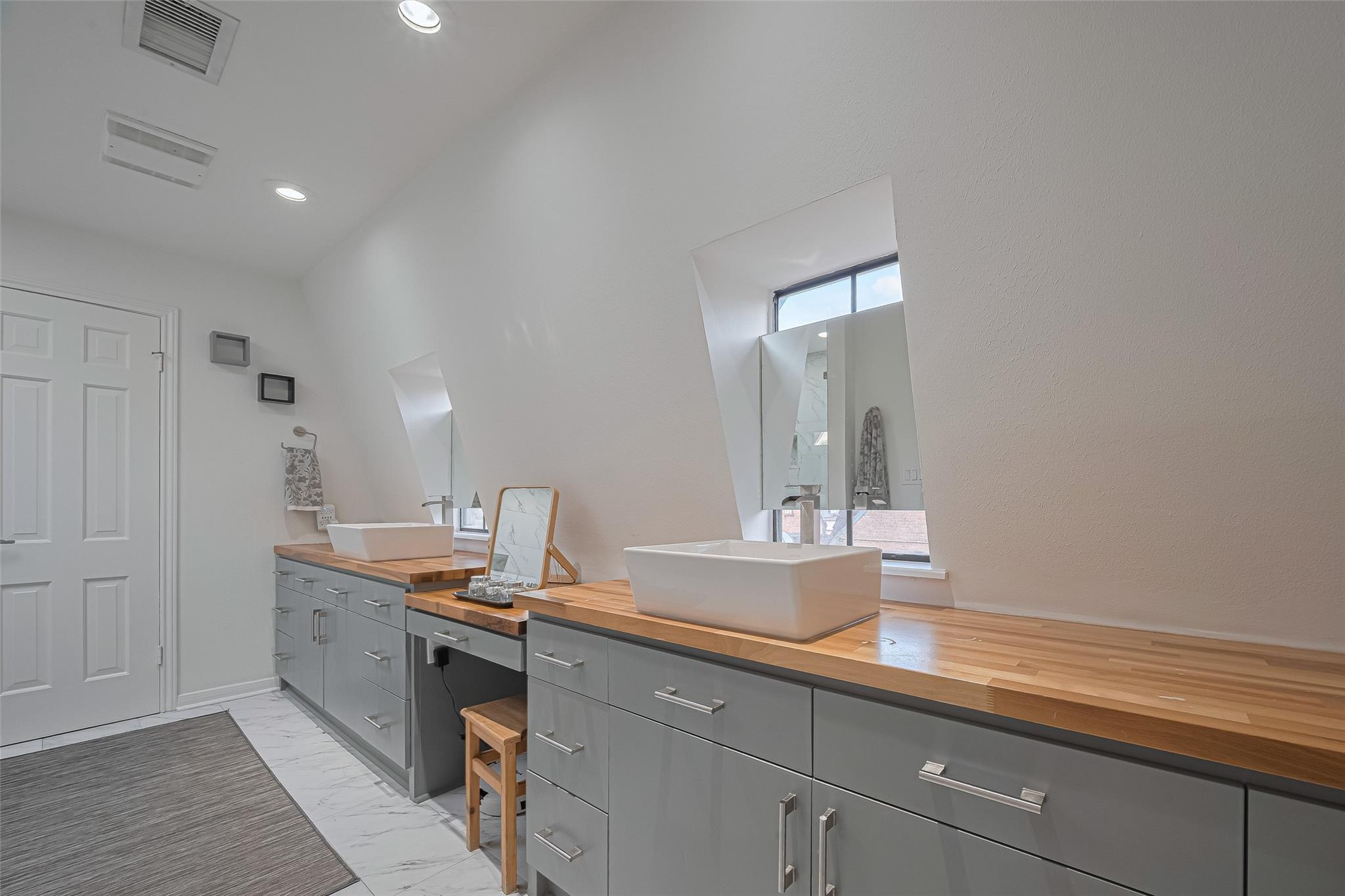 5368 Brownway Street # C32