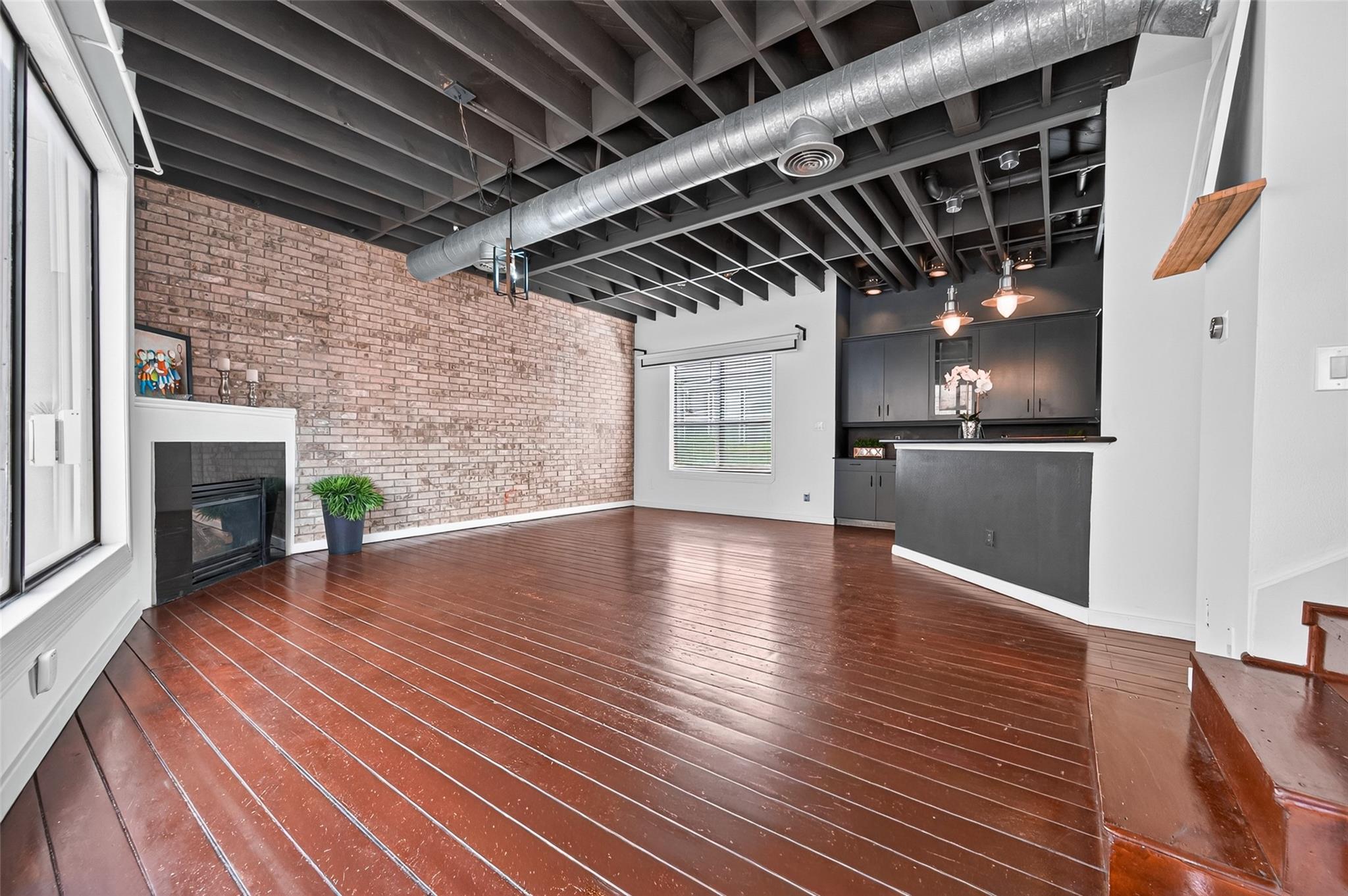 708 W Clay Street