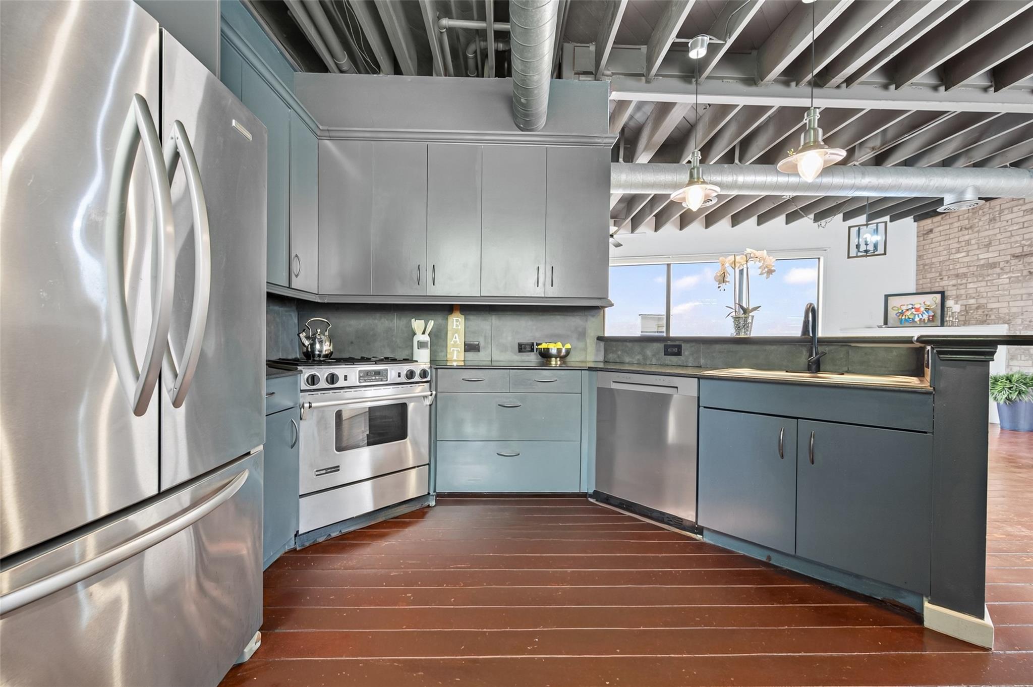 708 W Clay Street